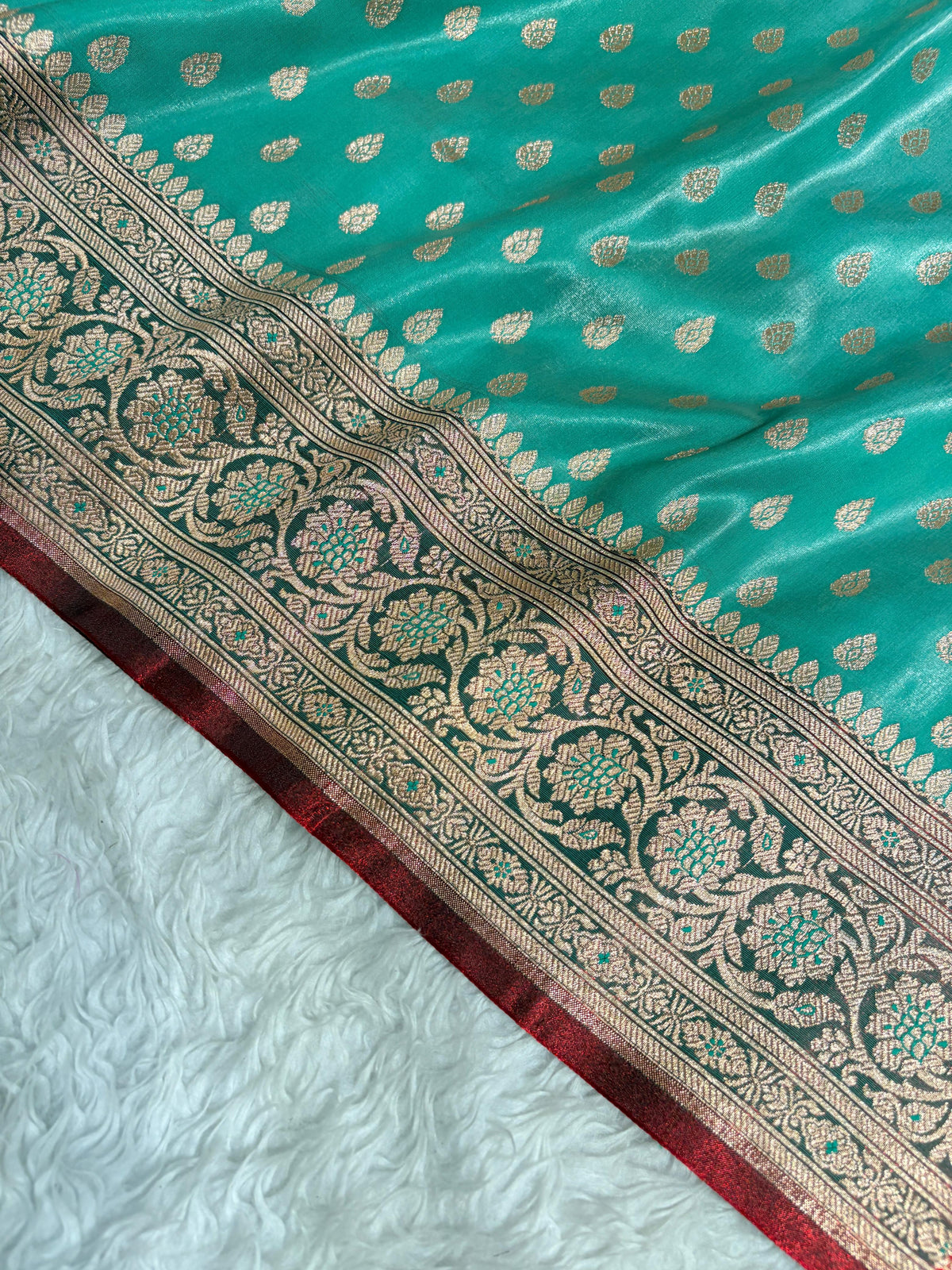 Satin Silk Booti in Sea Green With Red Shades SS01
