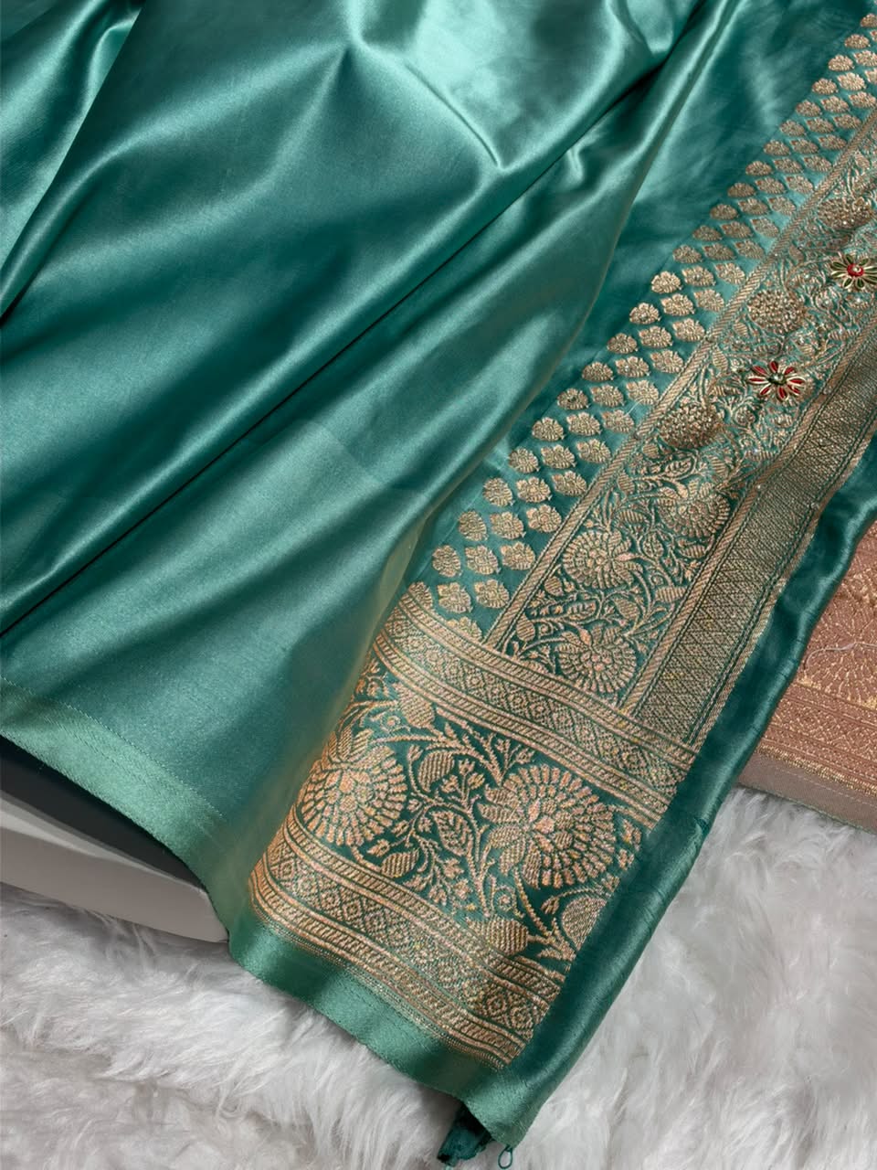 Banarasi Satin Katan With Ari Stone Work Saree in Contrast Peach / Turquoise Shade BSK132