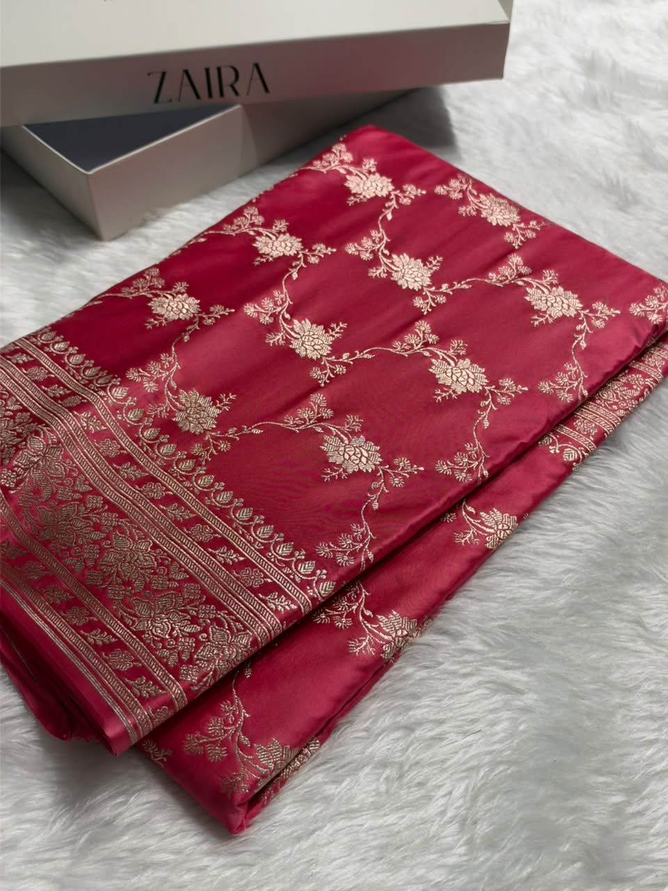 Gajari Shades Banarasi Floral Jaal Mashru Silk Saree MCS109