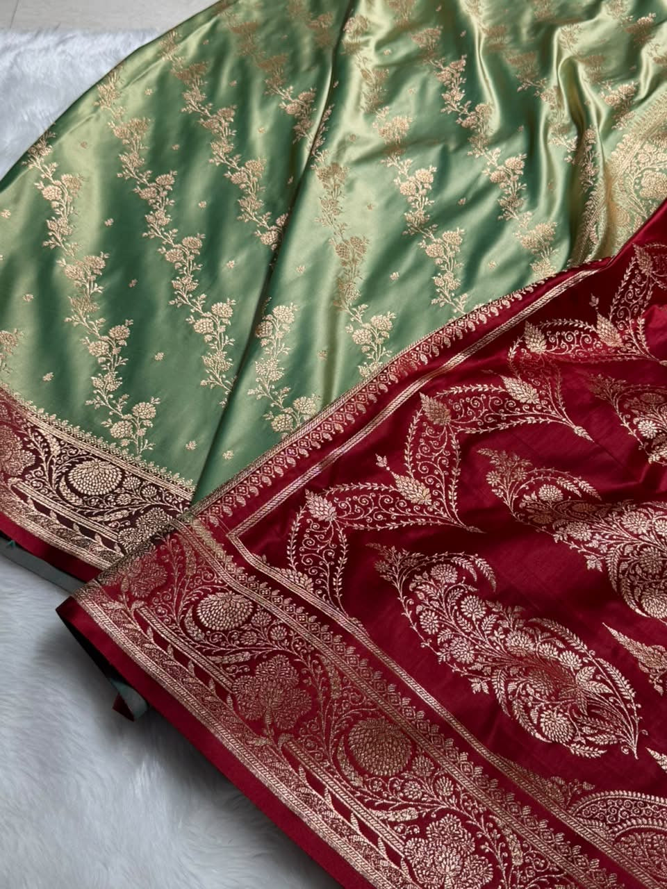 Pista \ Maroon Contrast Satin Katan Saree Floral Cross Pattern SK156
