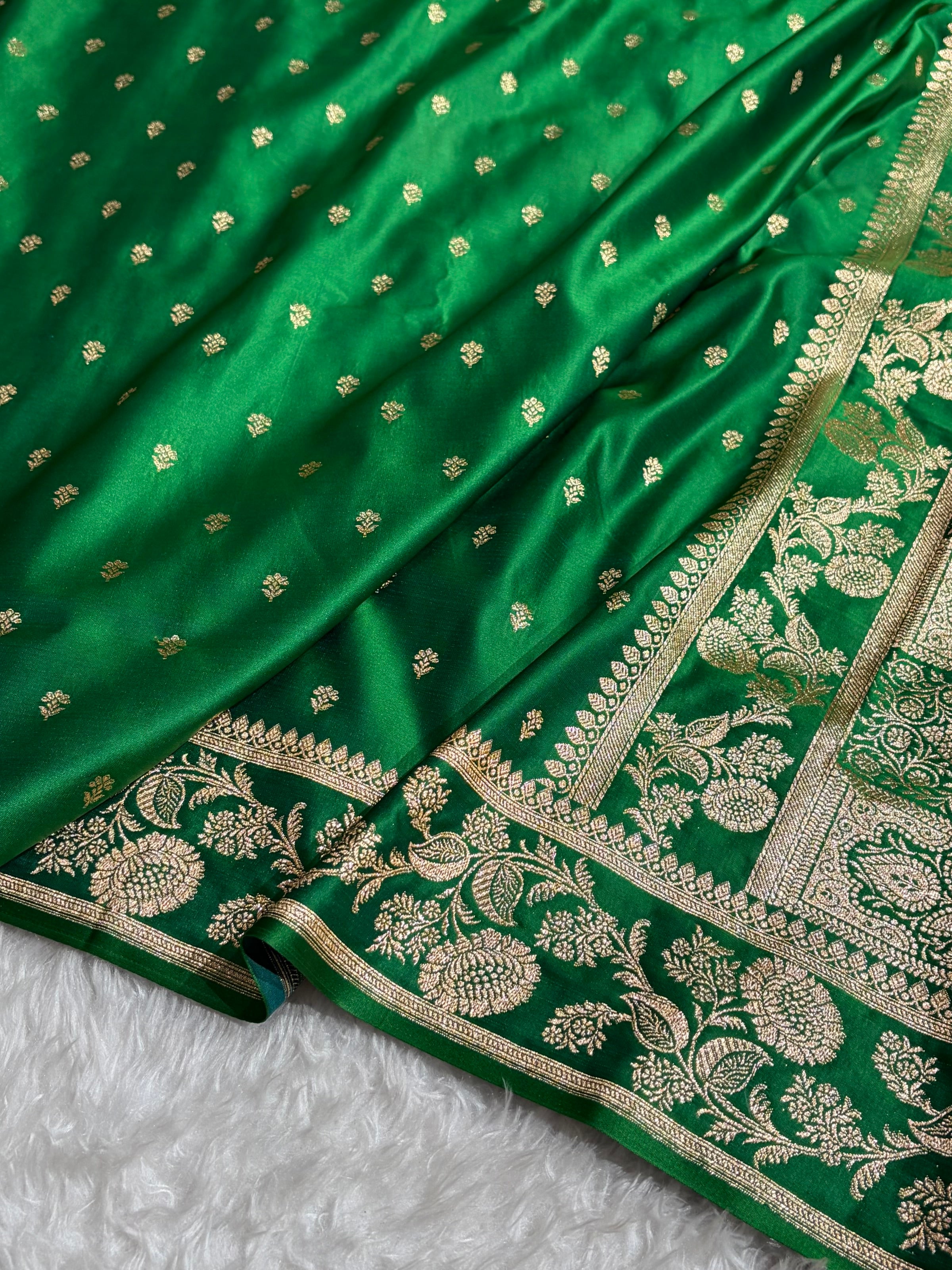 Banarasi Cross Green Shades Floral Pattern Satin Katan Silk Saree SK77