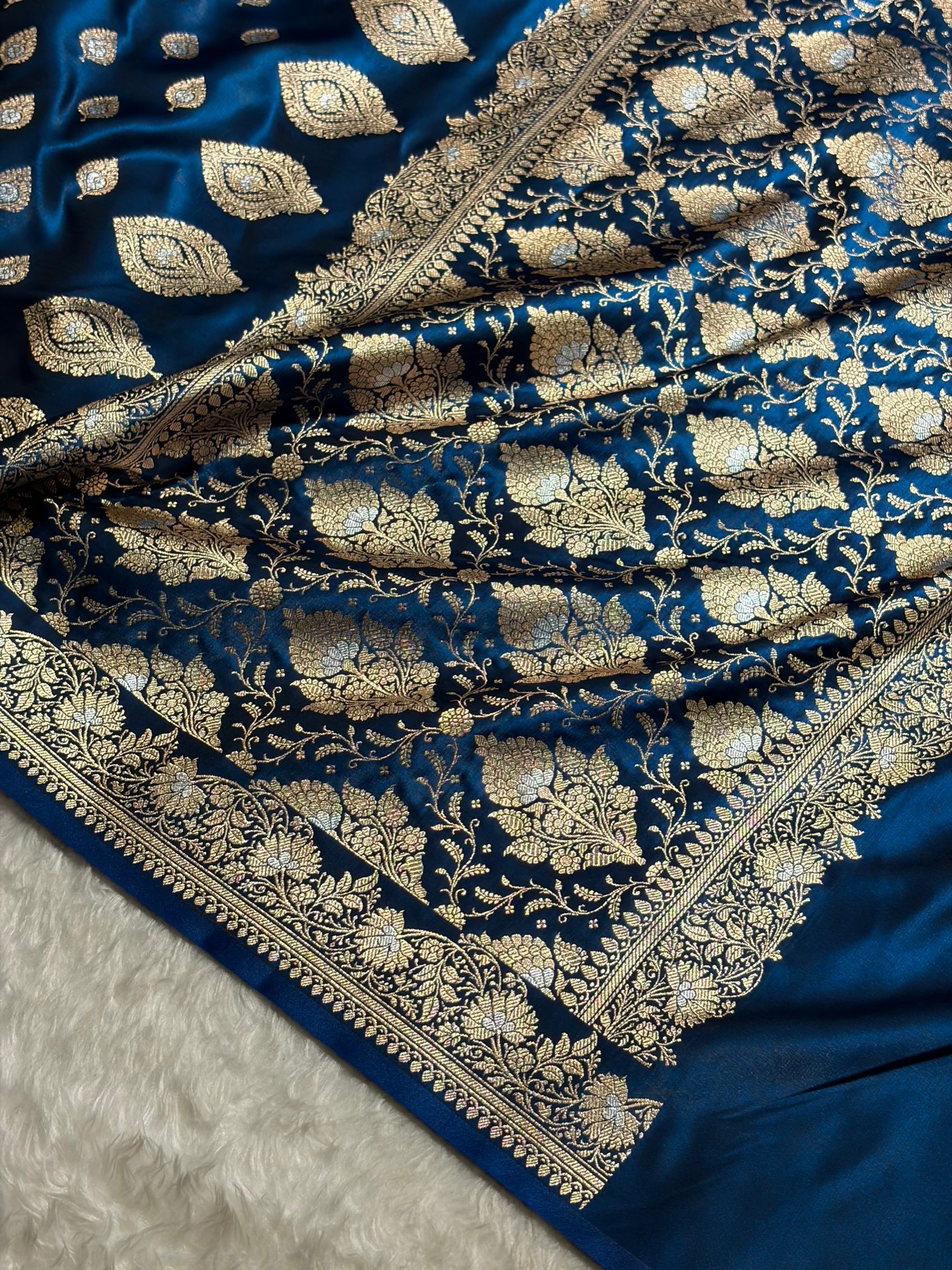 Banarasi German Blue Shades Minakari Booti Pattern Banarasi Satin Silk Saree SS60