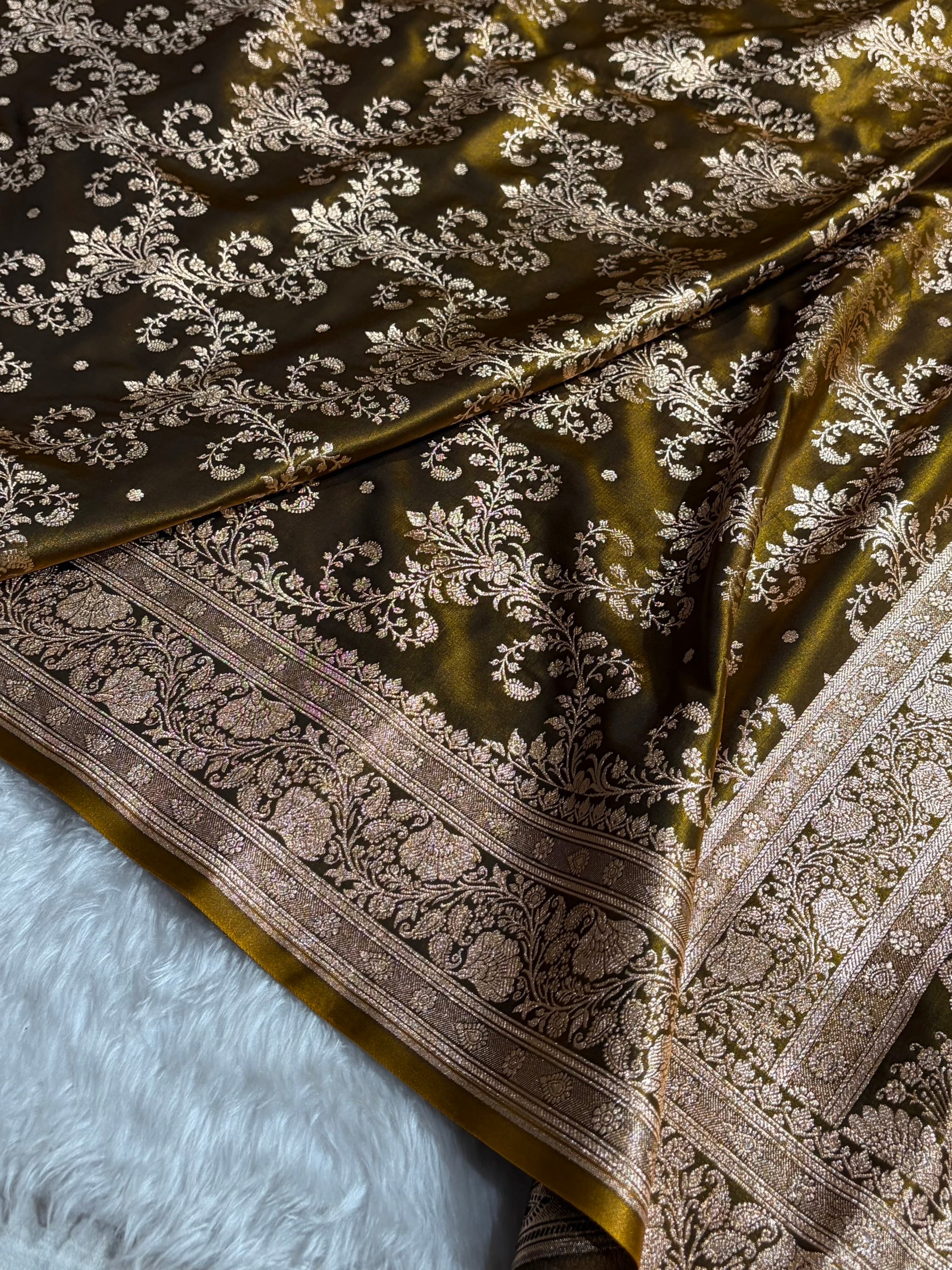 Mehndi Shades Jaal Pattern Banarasi Satin Silk Saree SS49