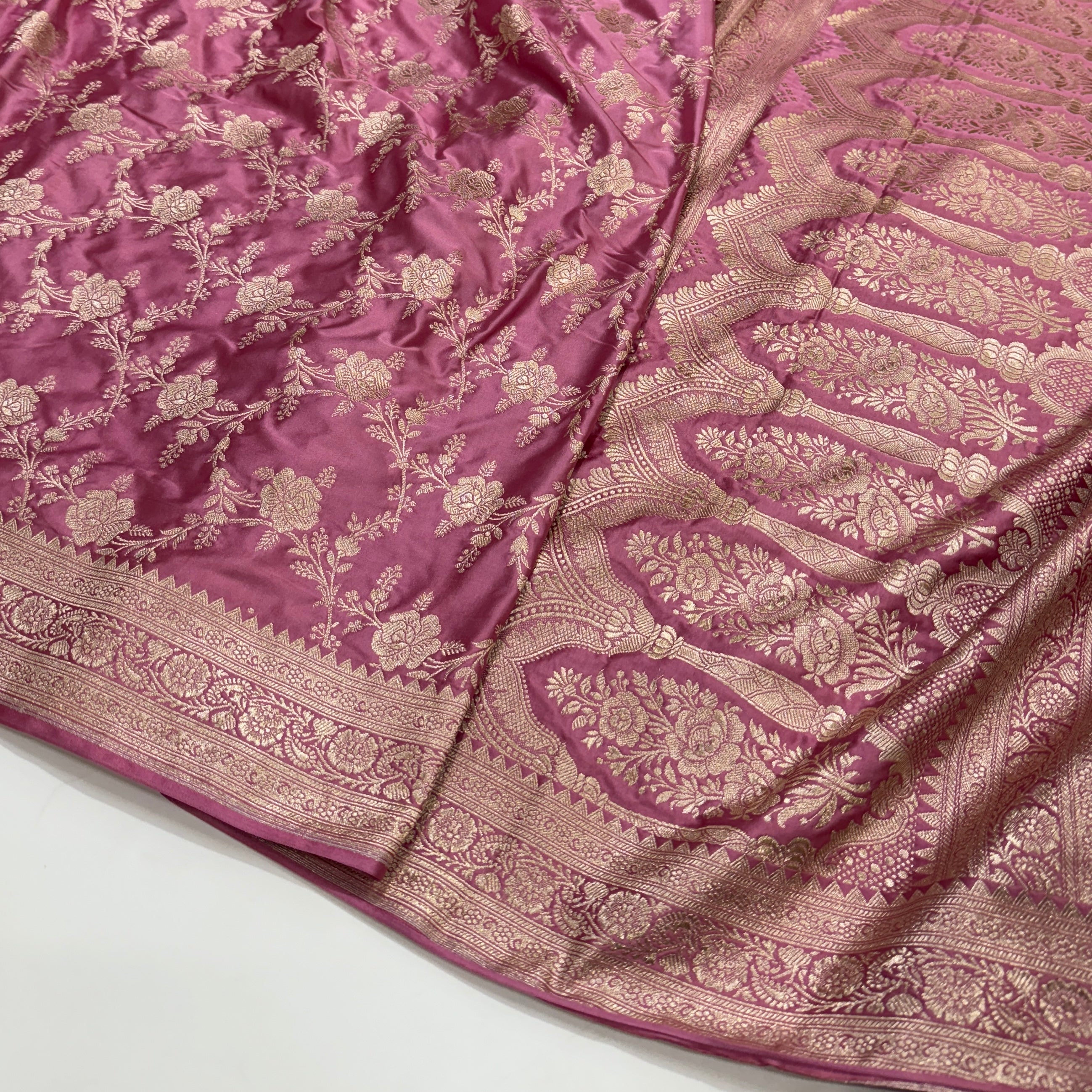 Banarasi Pattern Baby Pink Mashru Silk Saree