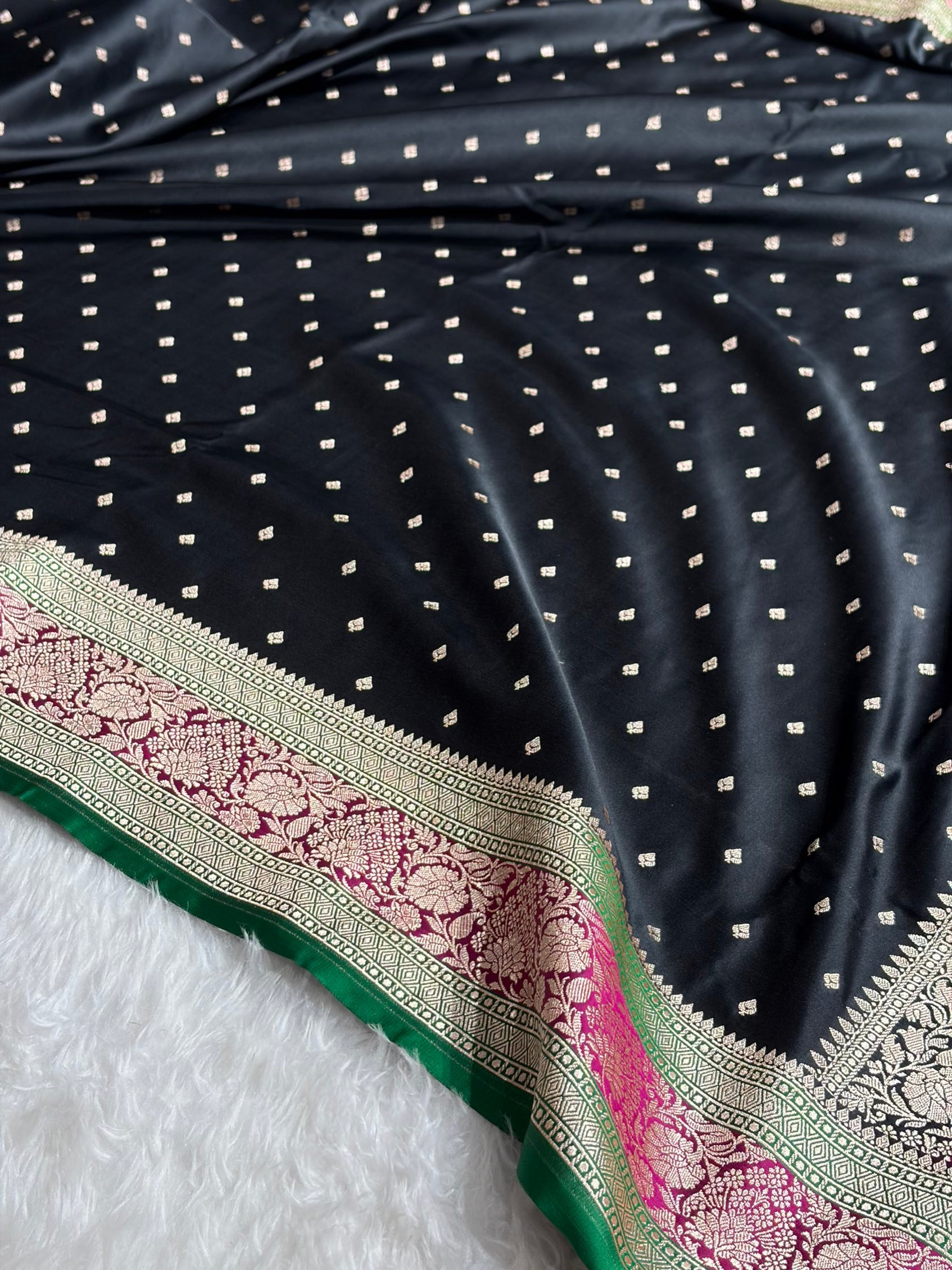 Banarasi Contrast Black With Rani Floral Border Mashru Silk Saree MSM-99