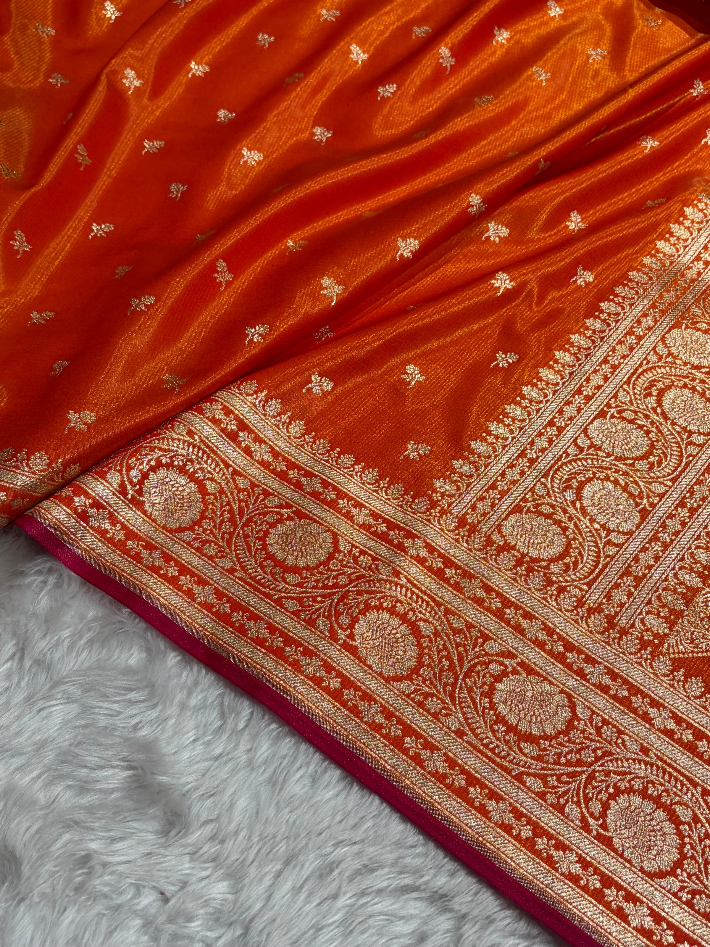 Banarasi Fire Gold Shades Cross Pattern Banarasi Satin Silk Saree SS52