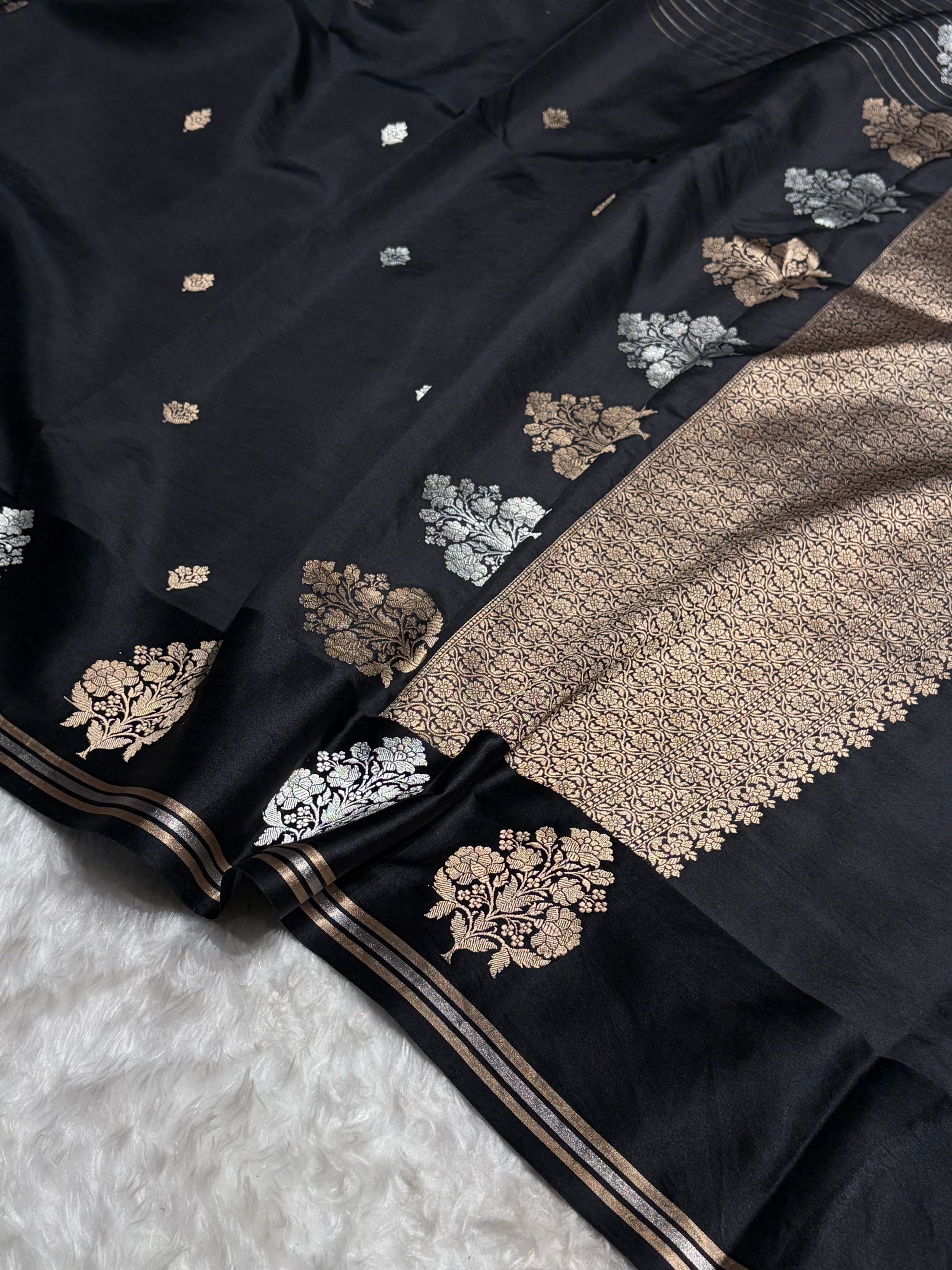 Black Shade Handwoven Kaduwa Pure Katan Raw Mango Silk RM-01