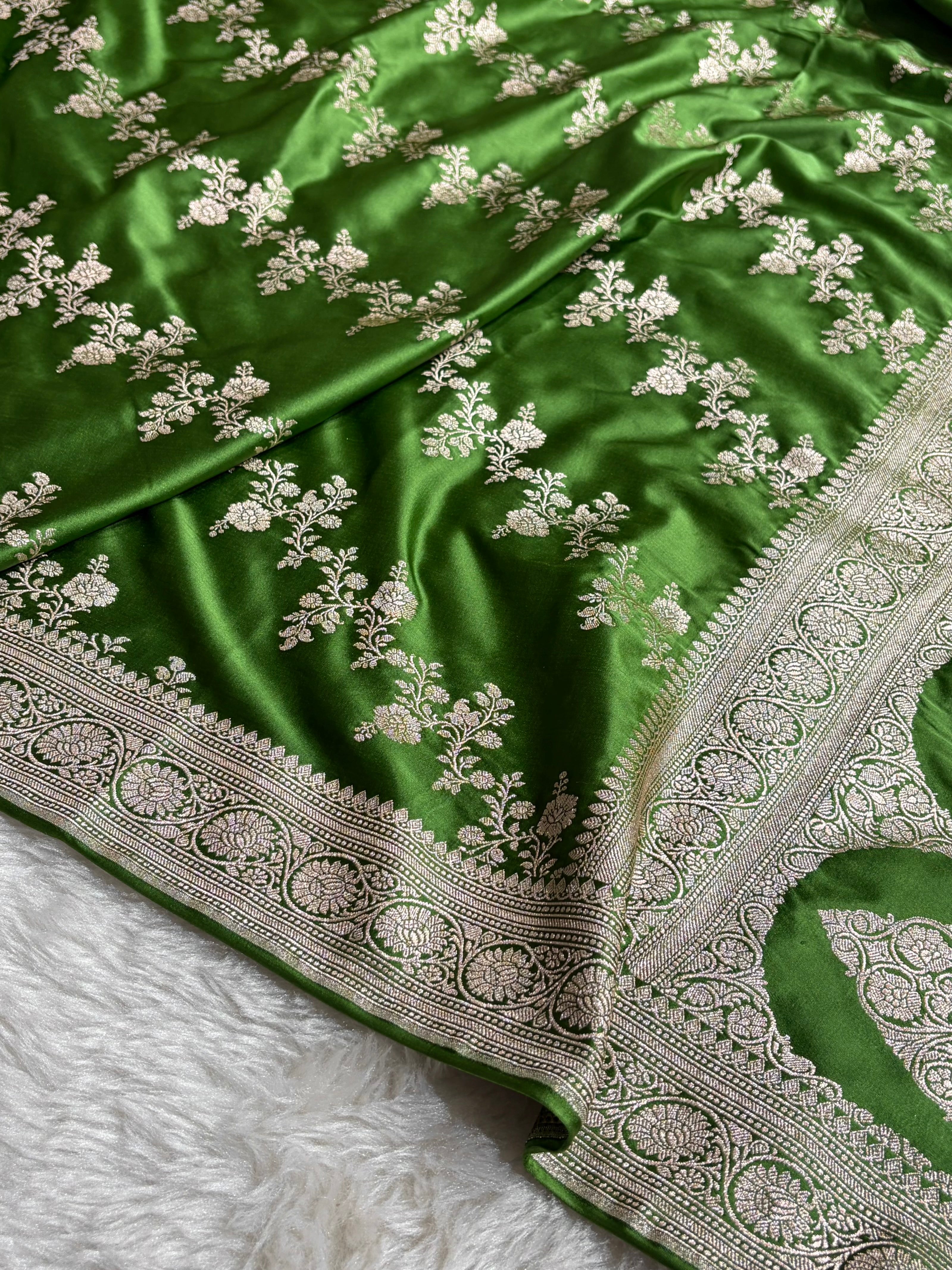 Dark Mahndi Cross Pattern Mashru Silk Saree MCS01