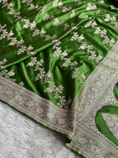 Dark Mahndi Cross Pattern Mashru Silk Saree MCS01