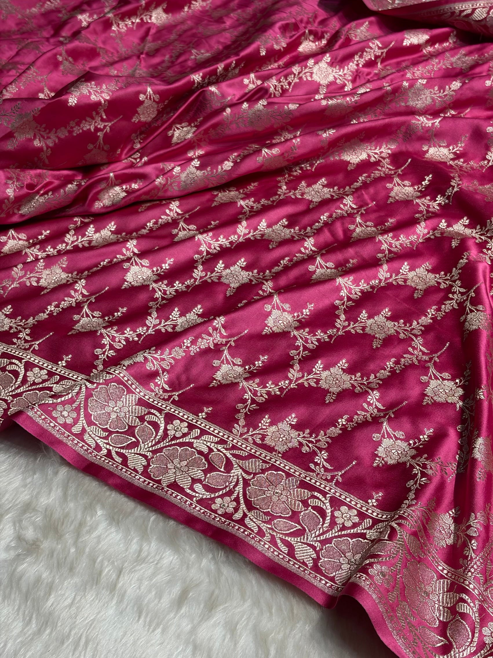 Baby Pink Shades Mashru Silk Banarasi Saree With Jaal Pattern MS71