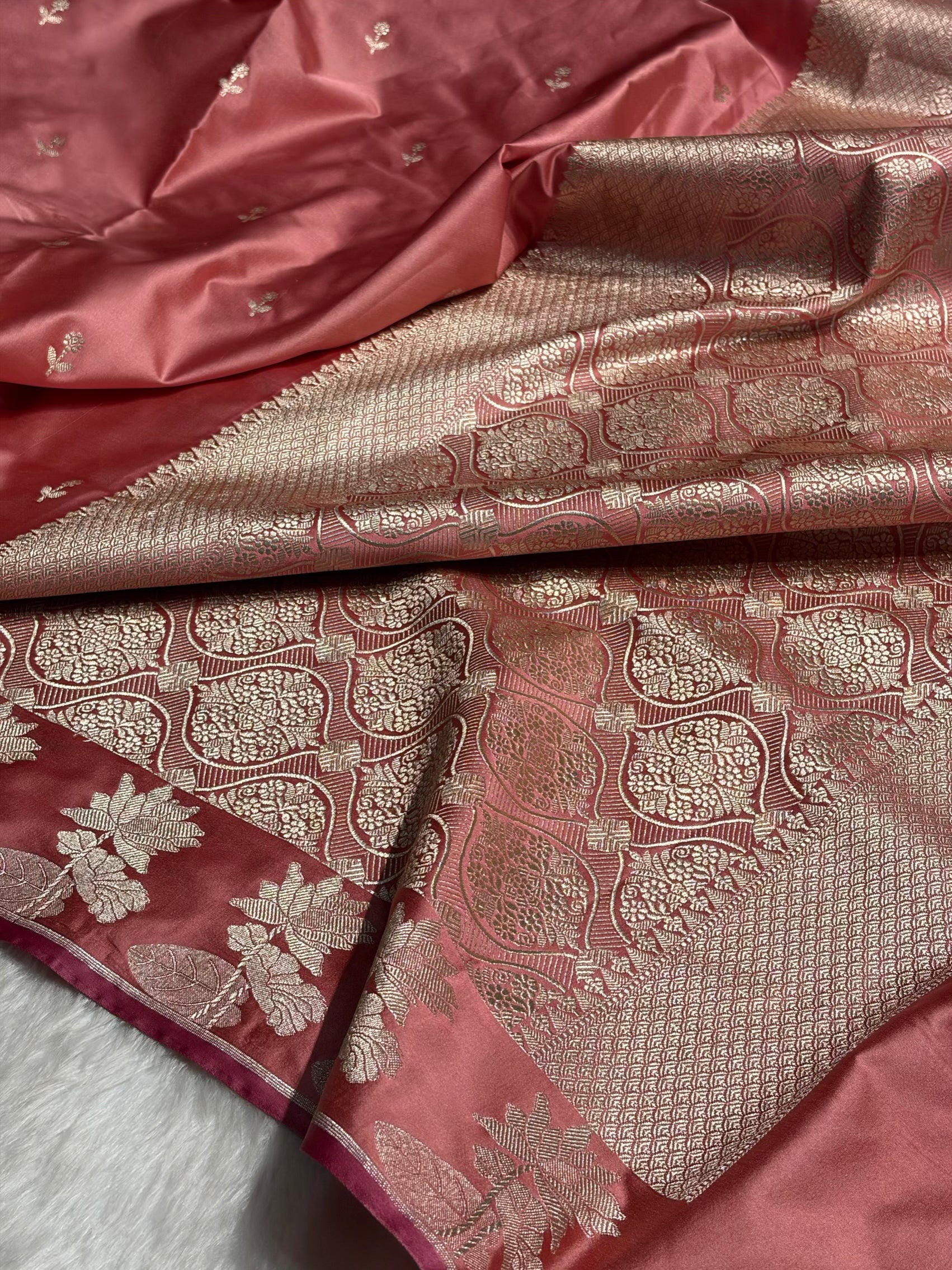 Peach Floral Border Booti Mashru Silk Saree MS54