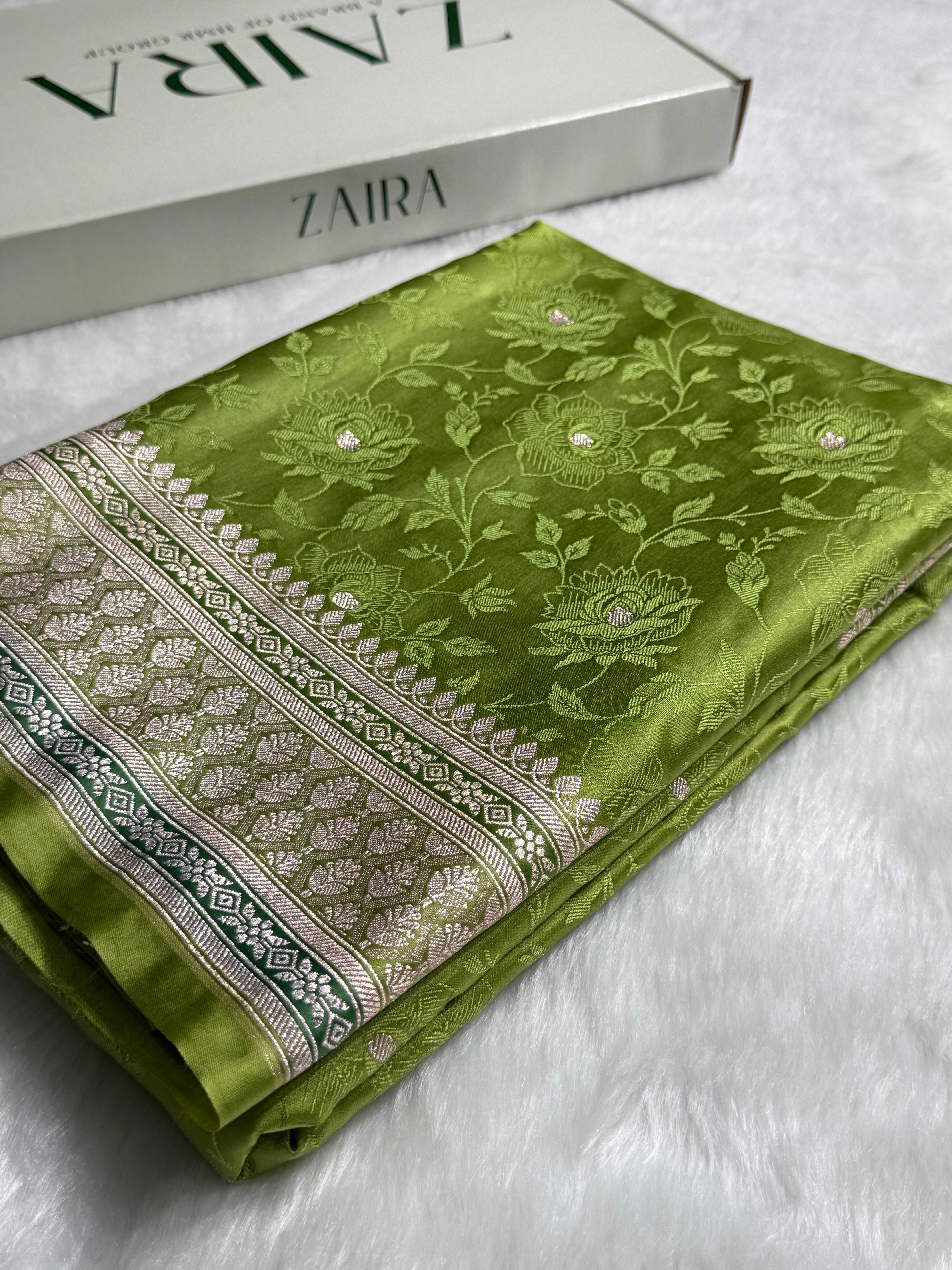 Banarasi Tanchoi Pista Green with Dark Green Blouse Shades Floral Booti Mashru Silk Saree
