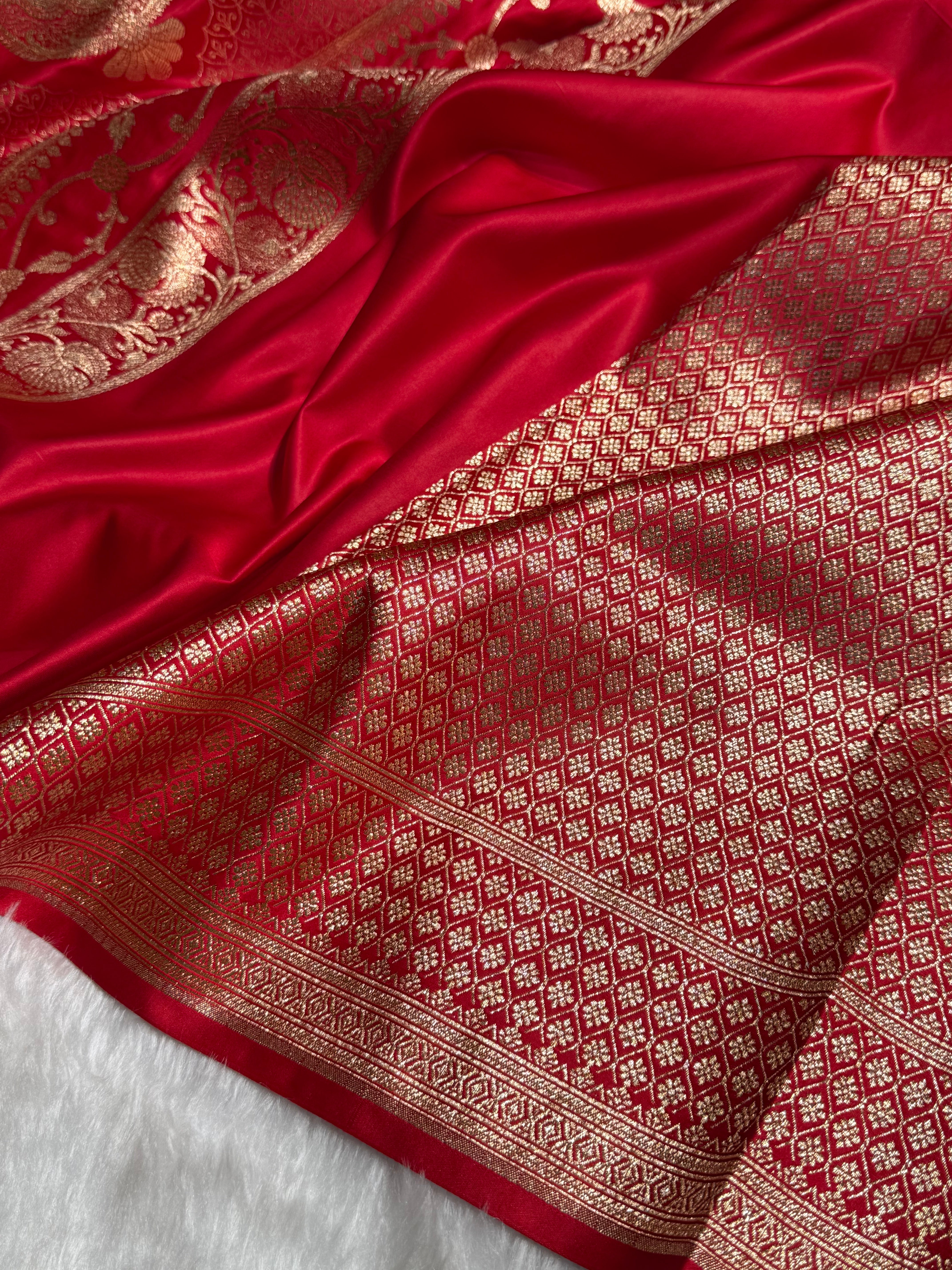 Red Strip Floral Boota Pattern Satin Katan Silk saree SK39