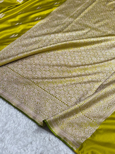 Banarasi Floral Booti Pattern in Liril Mahndi Shades Floral Mashru Silk Saree MCS102