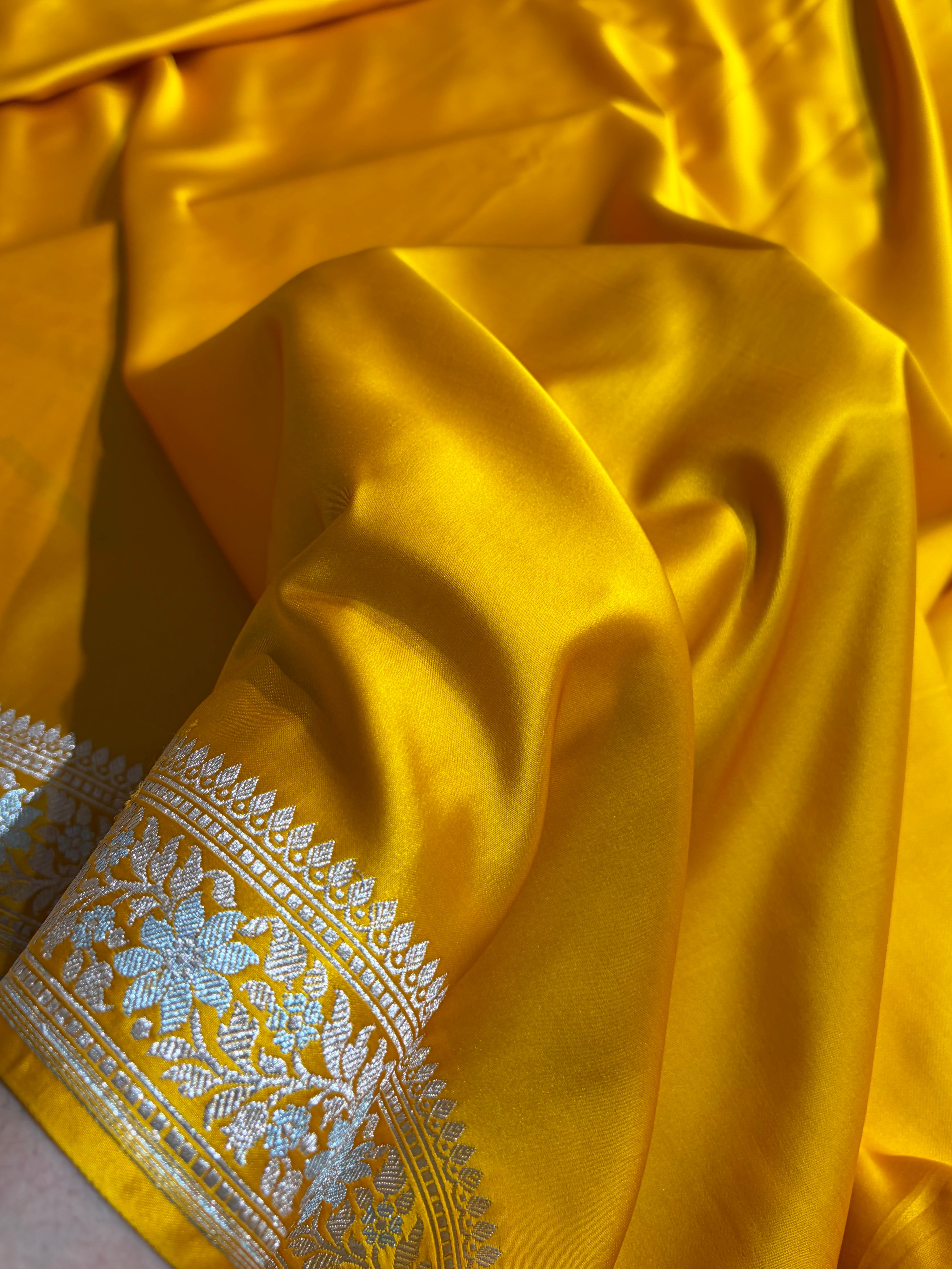 Mustard Shades Plain Banarasi With Minakari Floral Border Mashru Silk Saree MSM-123