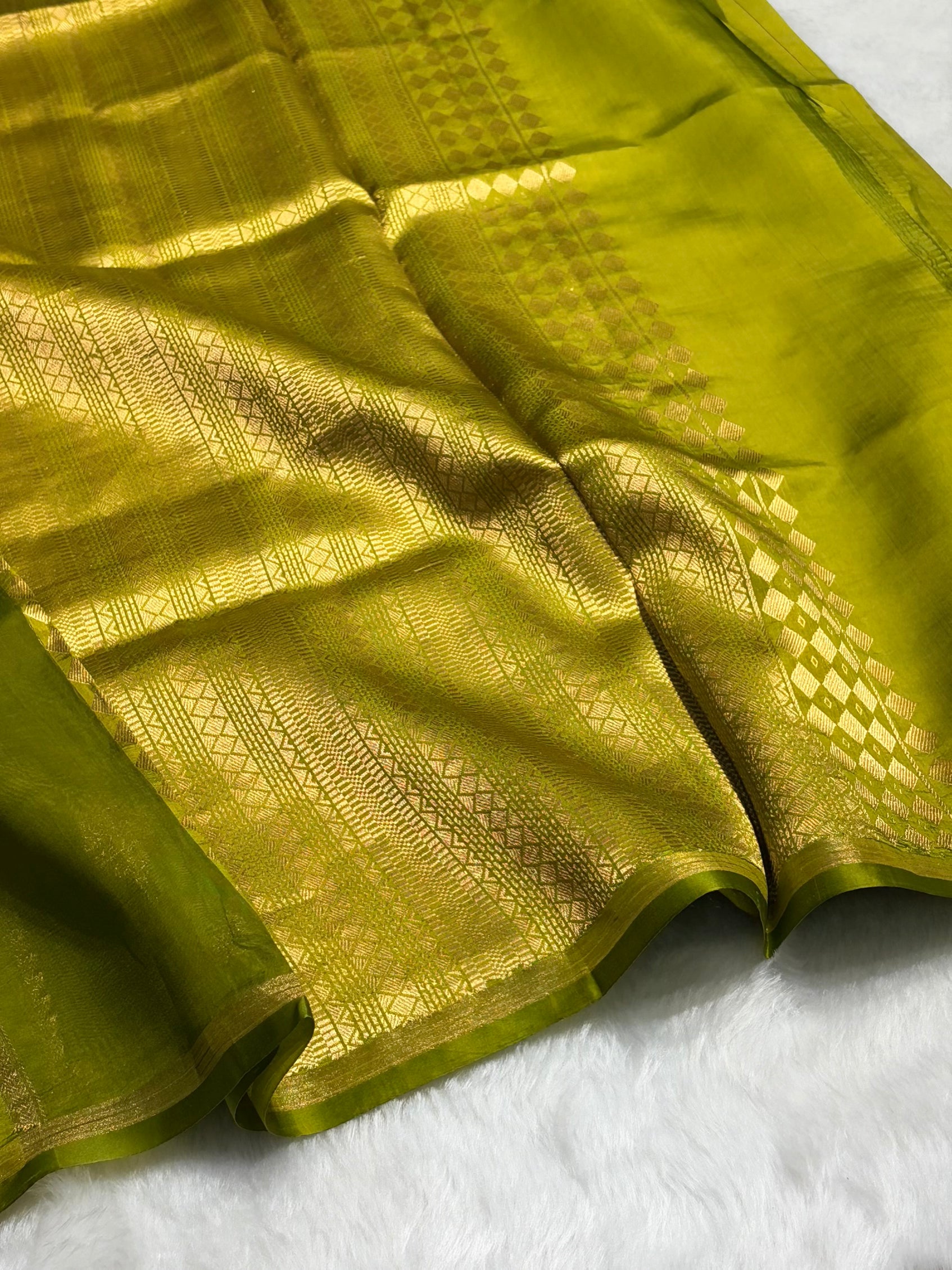 Liril Mehendi Shades Boota Rangkart Handwoven Pure Raw Mango Silk RM-15