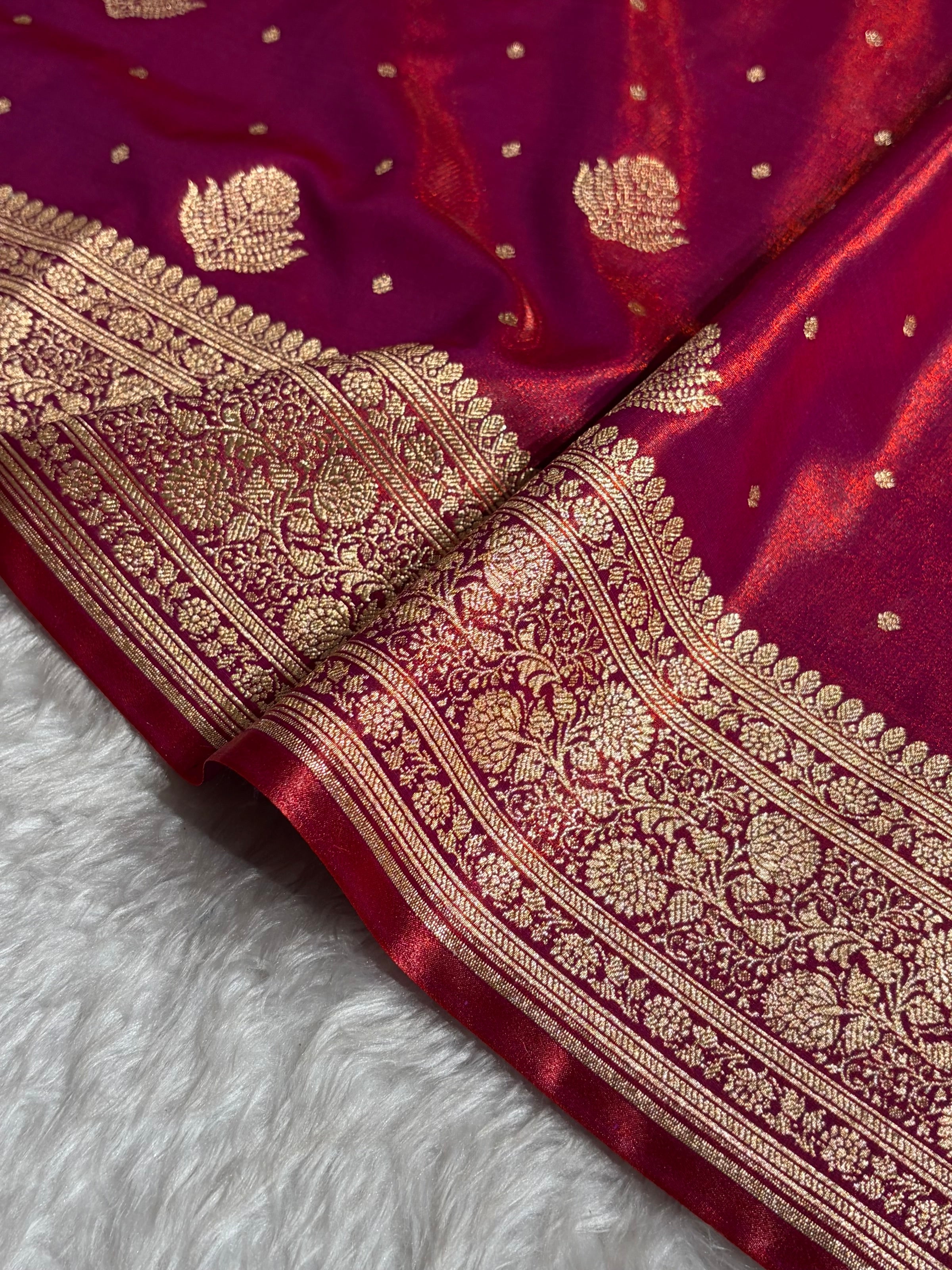 Banarasi Magentic Red Shades Booti Pattern Banarasi Satin Silk Saree SS59
