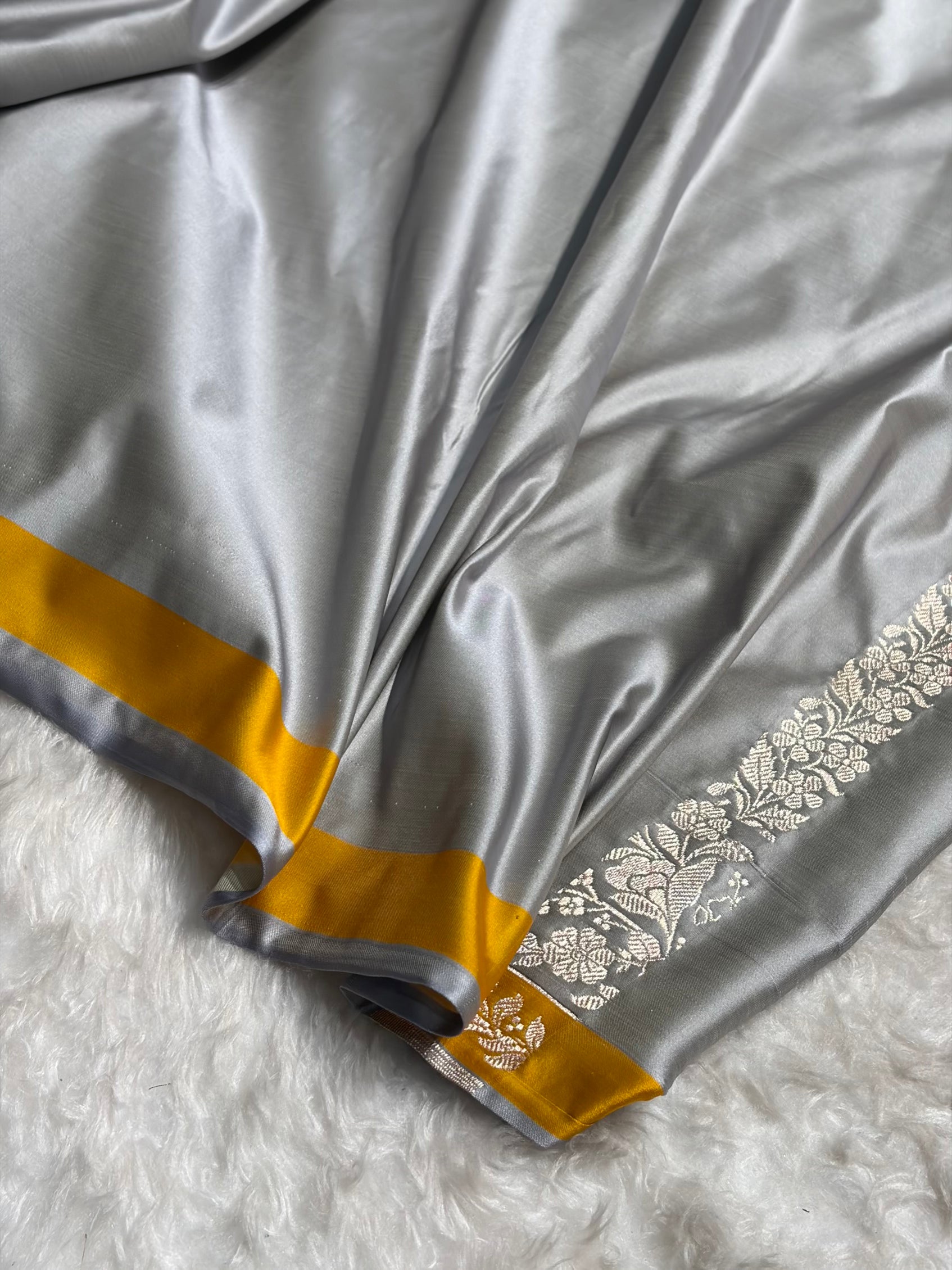 Banarasi Gray Shades Floral Minakari Skirt Border Mashru Silk Saree MSM-83