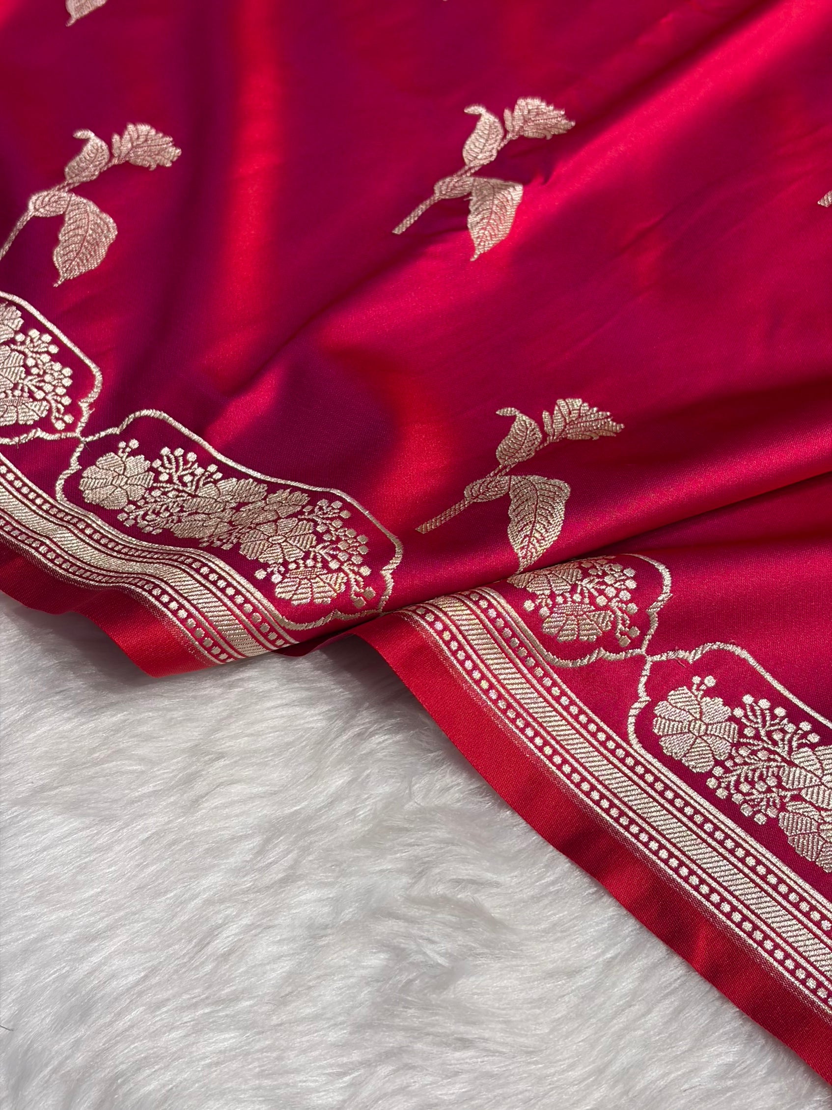 Magentic Red  Boota With Floral Border Mashru Silk Saree MSM-93