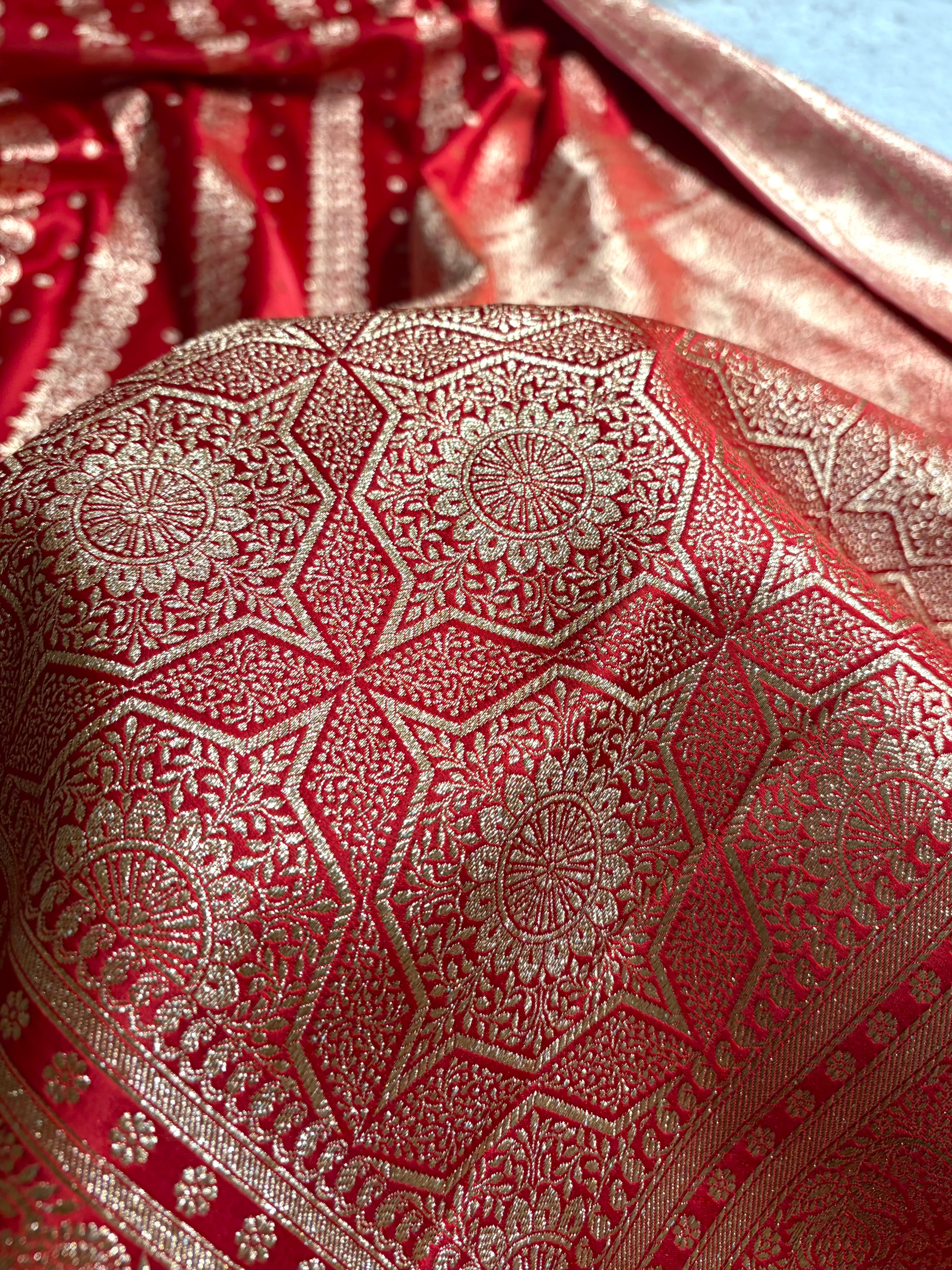 Red Shades Cross Floral Pattern Satin Katan Silk Saree SK79