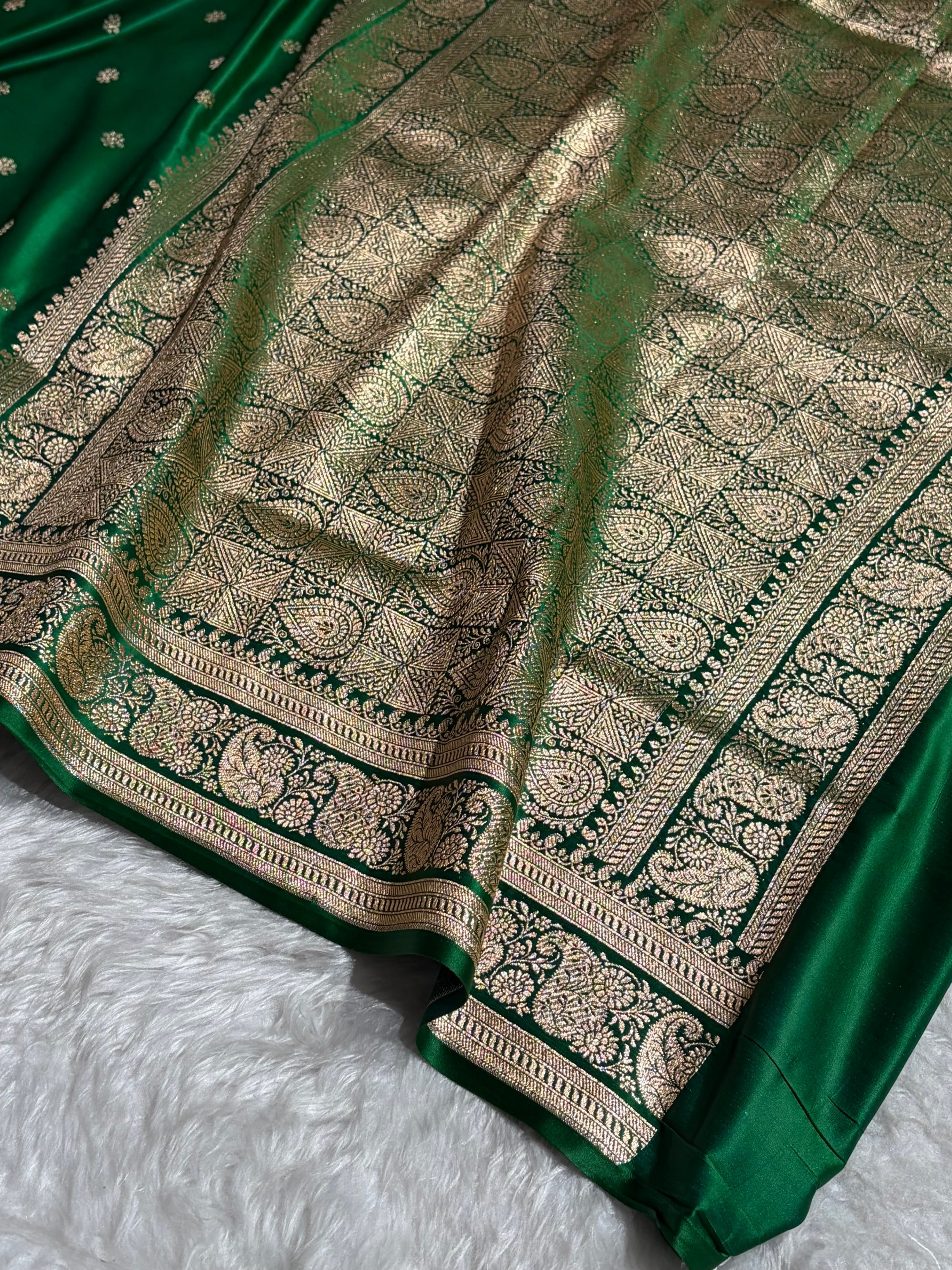 Banarasi Satin Katan Saree With Boota Pattern in Cross Green Shades SK127