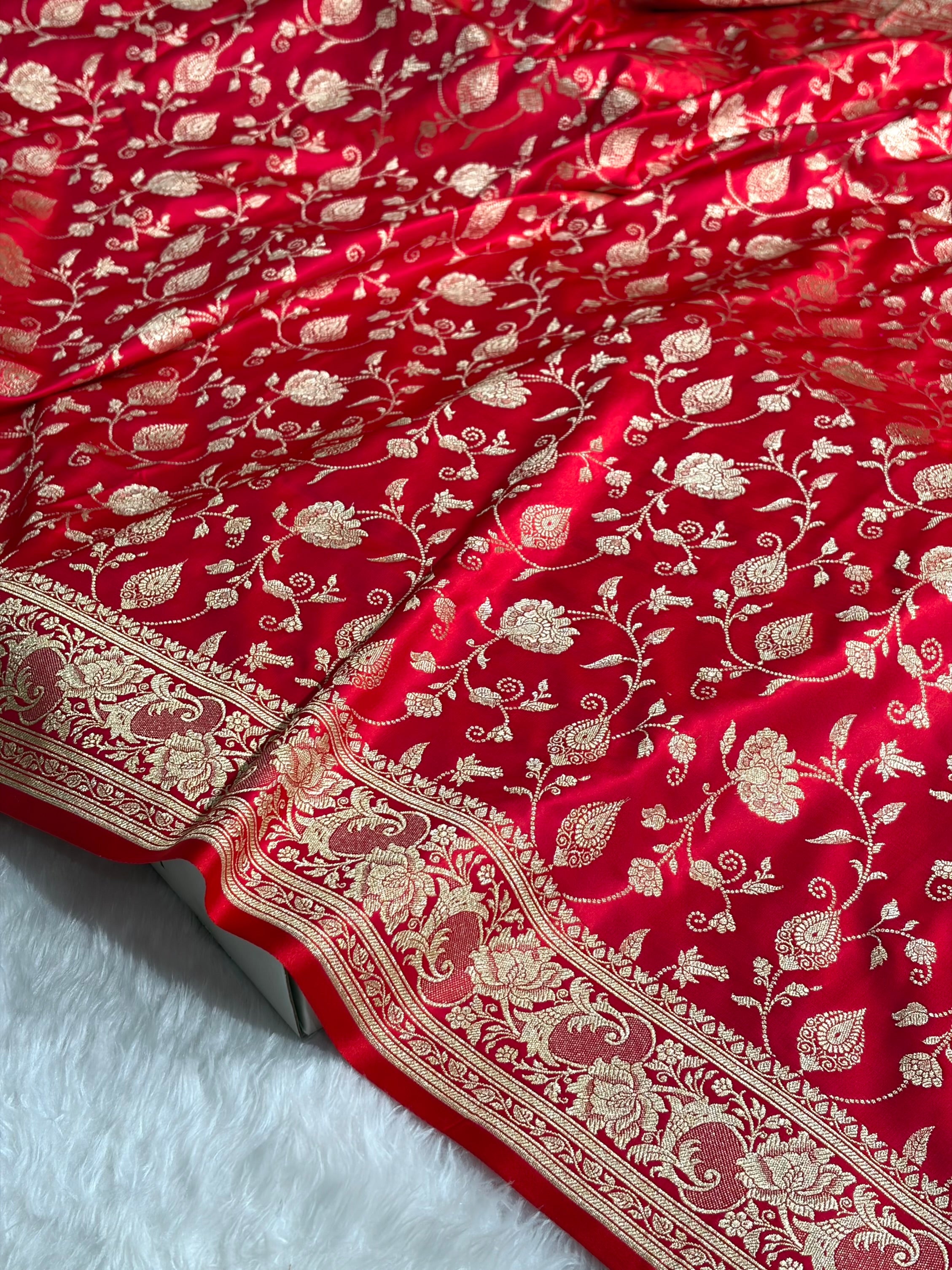 Banarasi Satin Katan Saree With Jaal Pattern in Red Shades SK119