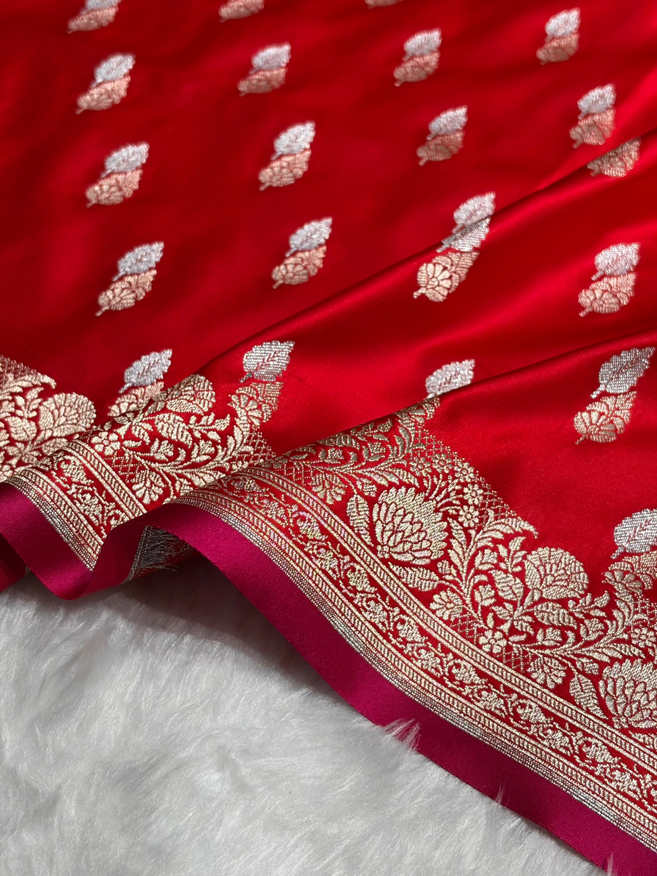 Red Shades Floral Booti Mashru Silk Saree MSM-69