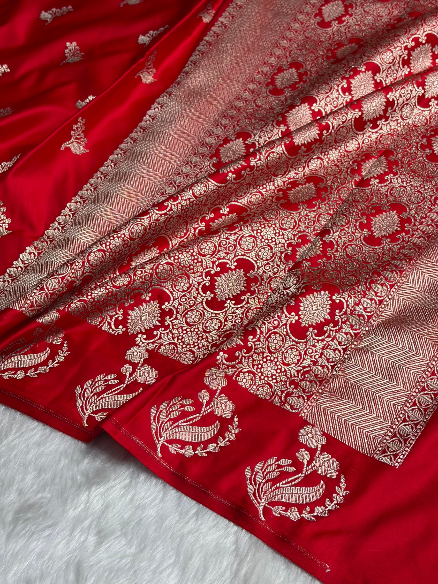 Red Boota With Floral Border Mashru Silk Saree MSM-91