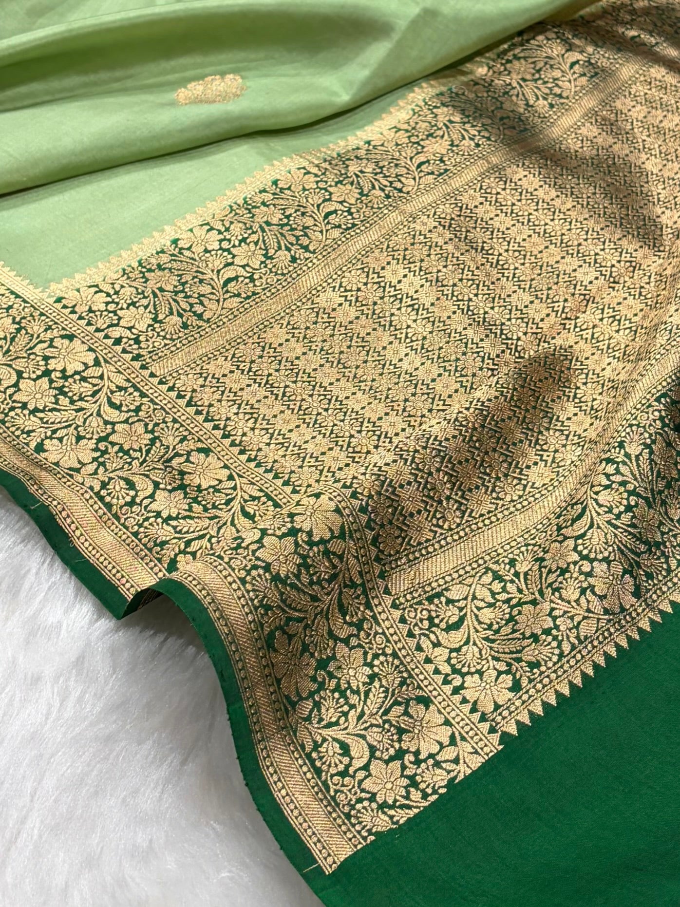 Banarasi Pista Green With Chocolate Contrast Shades Meenakari Boots Handwoven Pure Paper Silk Saree RM-90