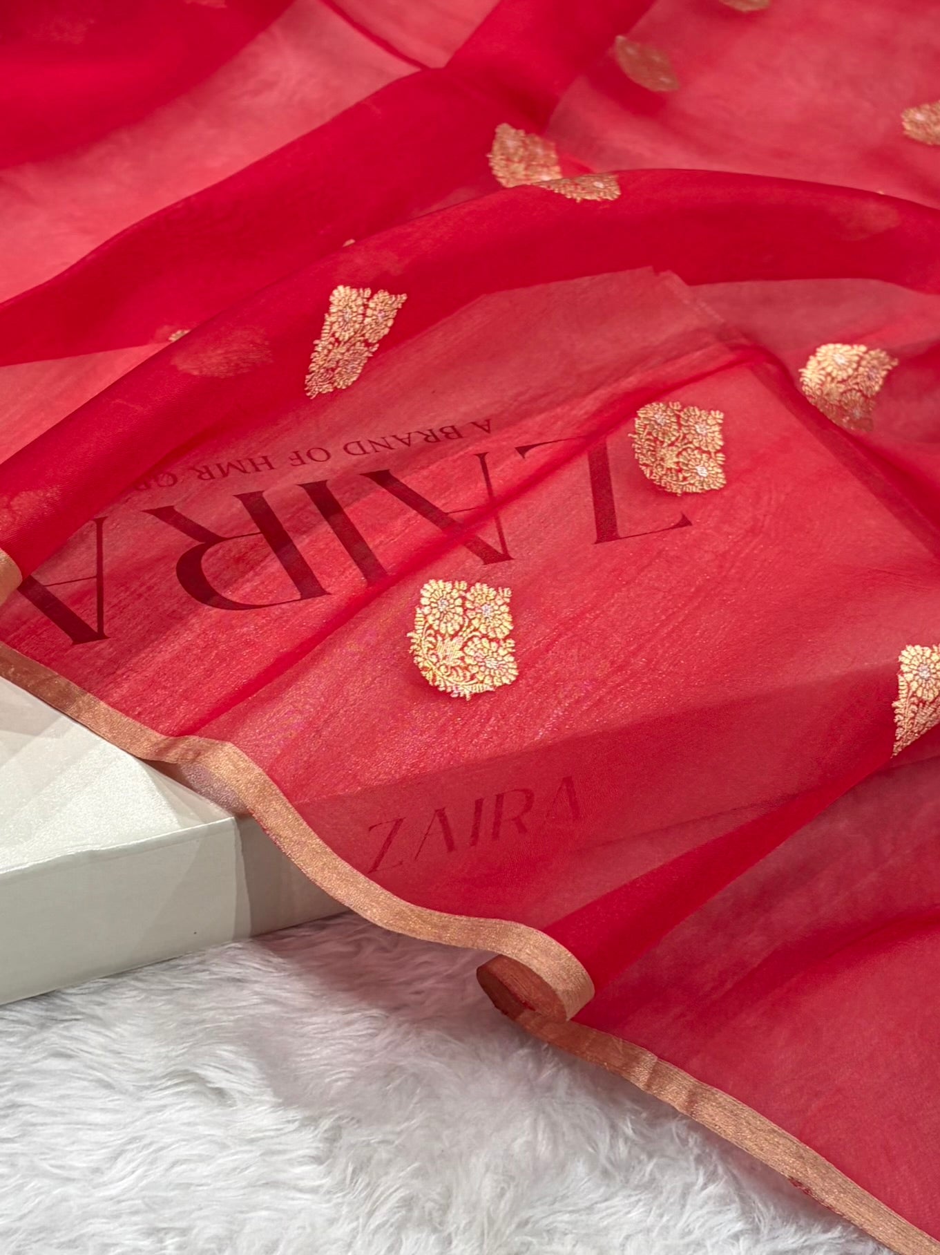 Pure Banarasi Organza Red Shades With Minakari Floral Banarasi Silk Saree PO-30