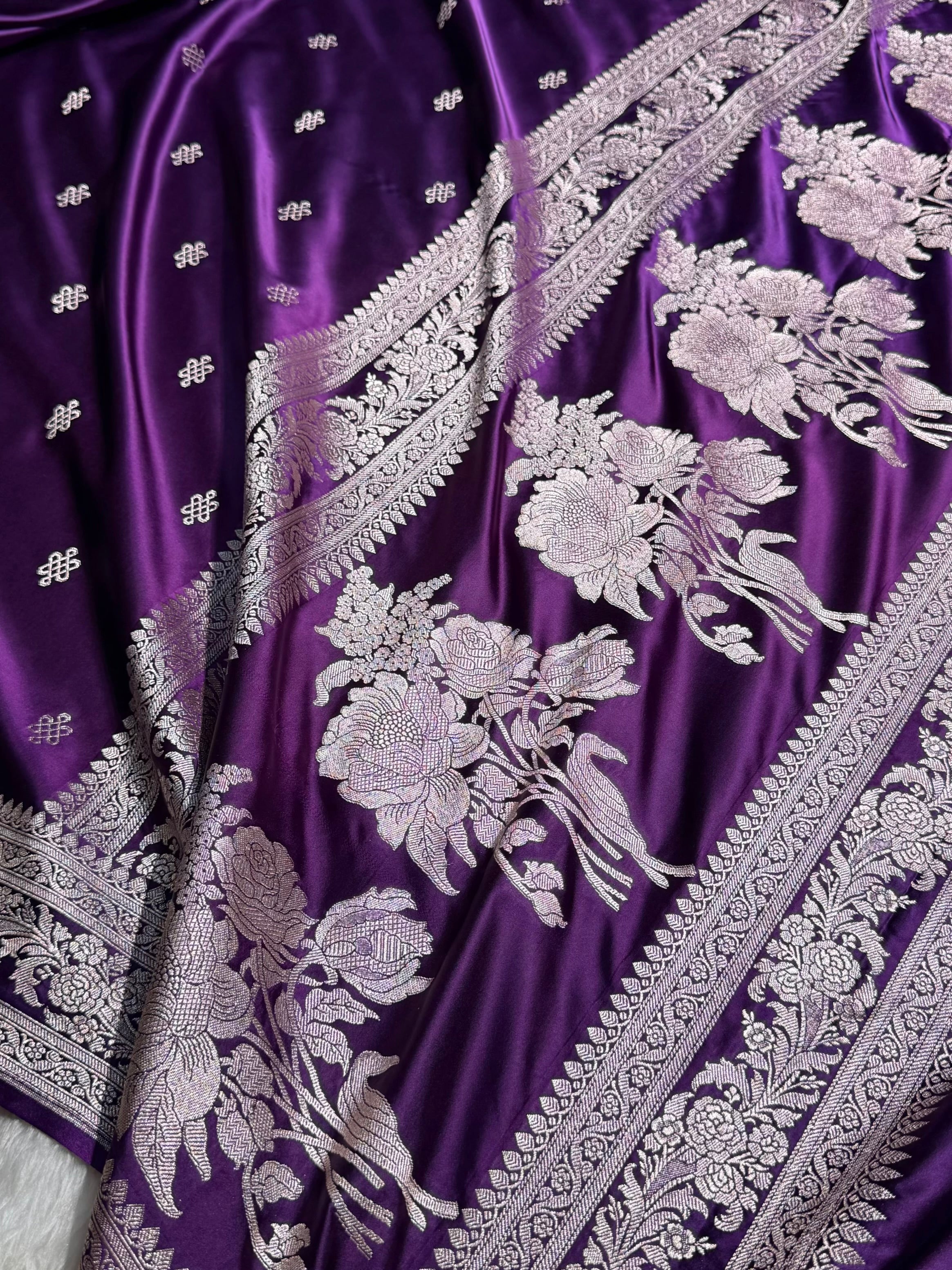 Banarasi Floral Booti Pattern in Purple Shades Floral Mashru Silk Saree MCS101