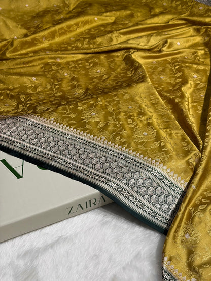 Contrast Banarasi Dusty Mustard With Dark Bottle Green Tanchoi Floral Booti Mashru Silk Saree MS59