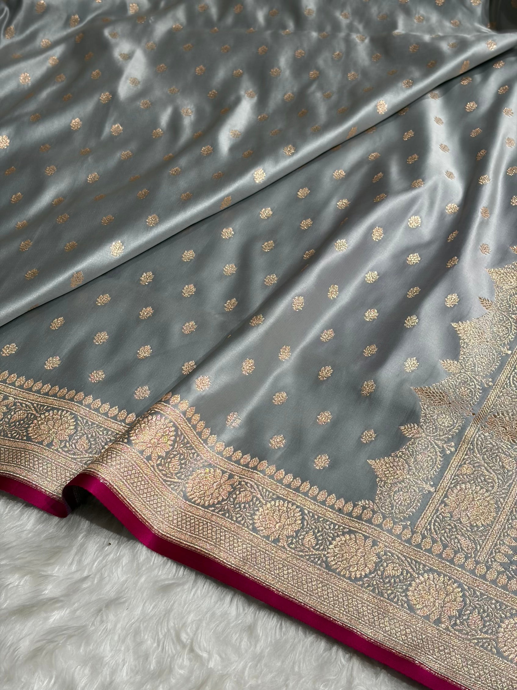Banarasi Grey Shades Booti Katan Silk Saree SK07