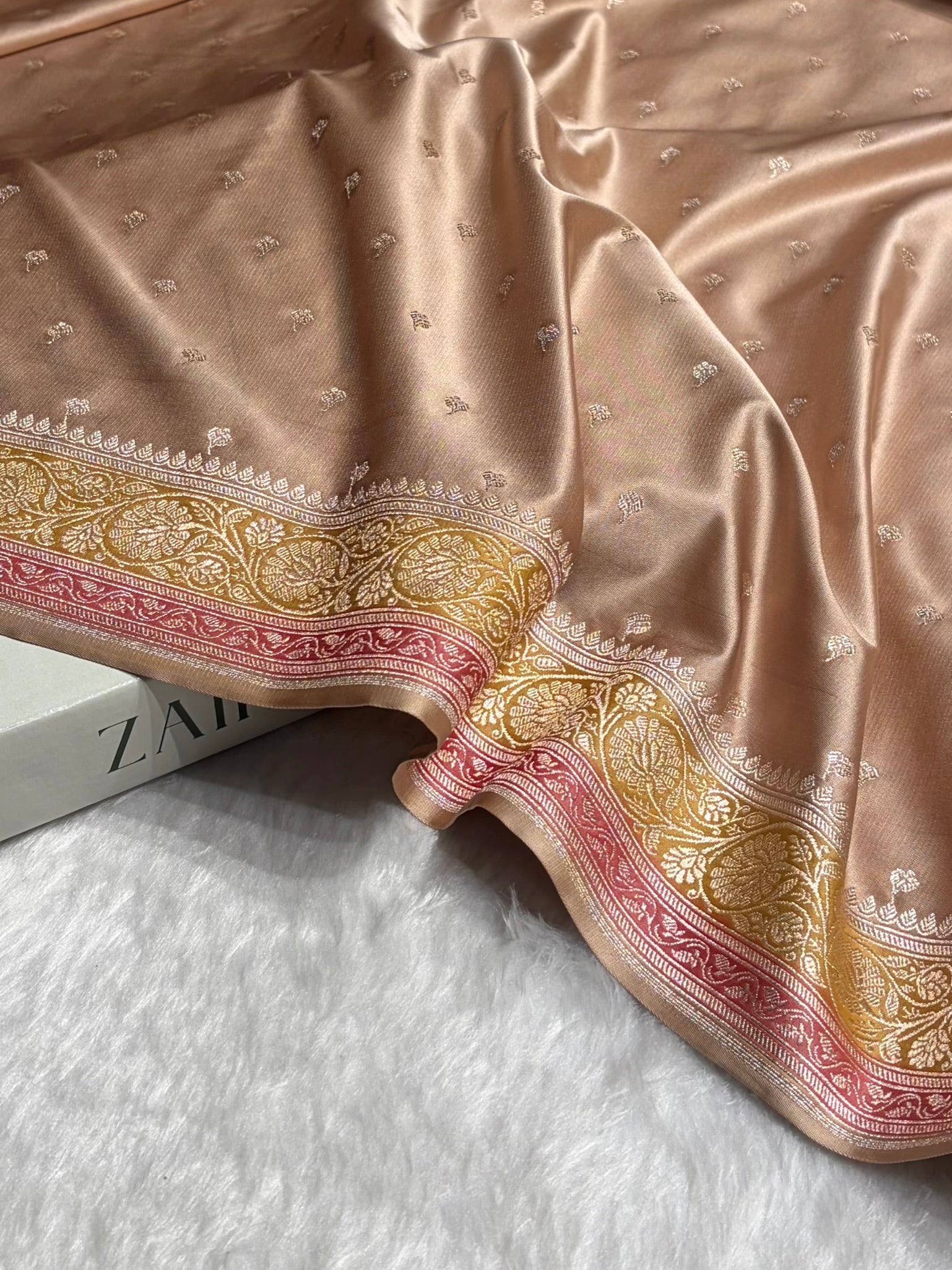 Dusty Beige Shades With Contrast Border Booti Mashru Silk Saree MS78