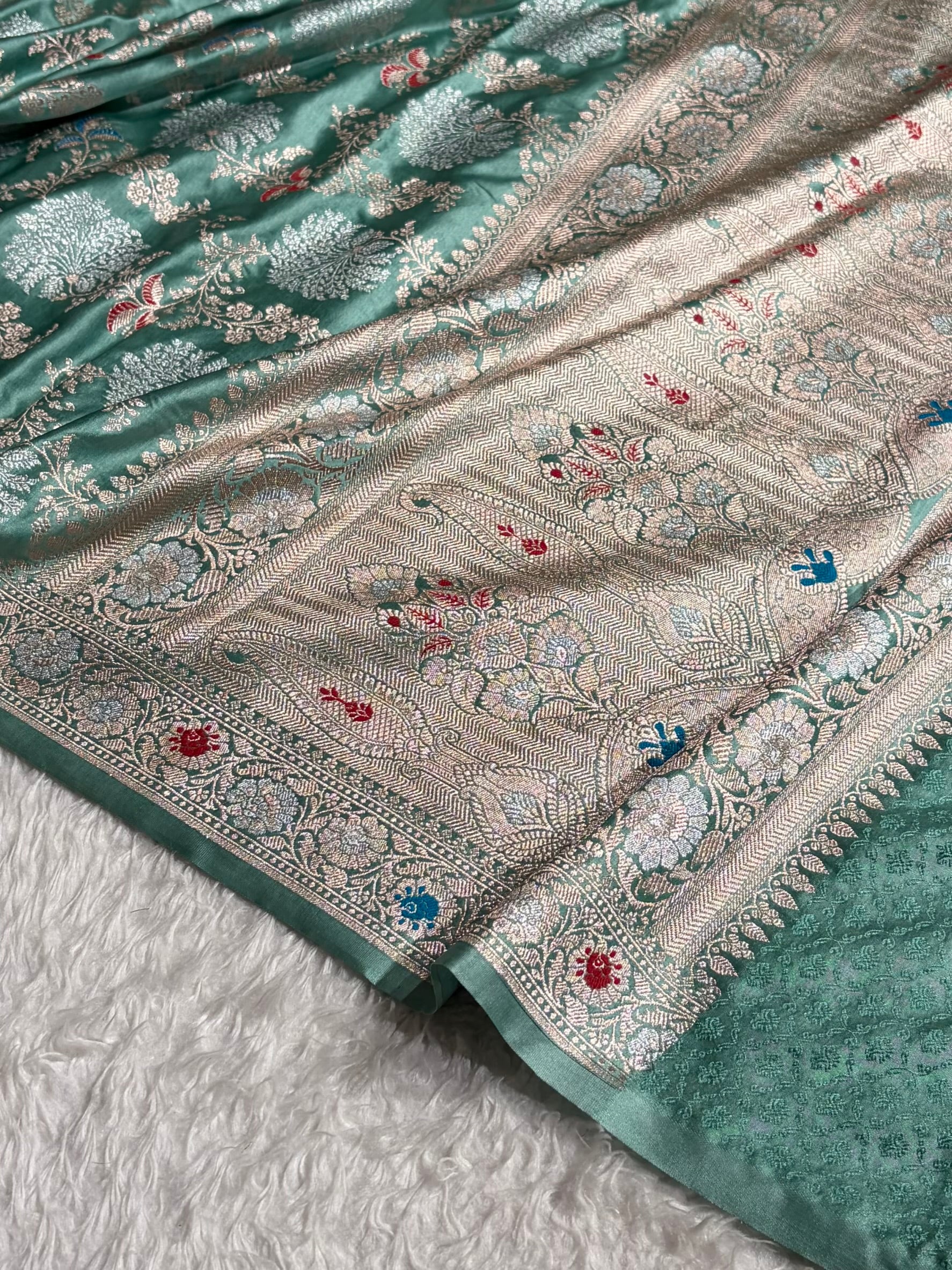Banarasi Floral Minakari Jaal Pattern in Sea Green Shades Floral Mashru Silk Saree MCS100