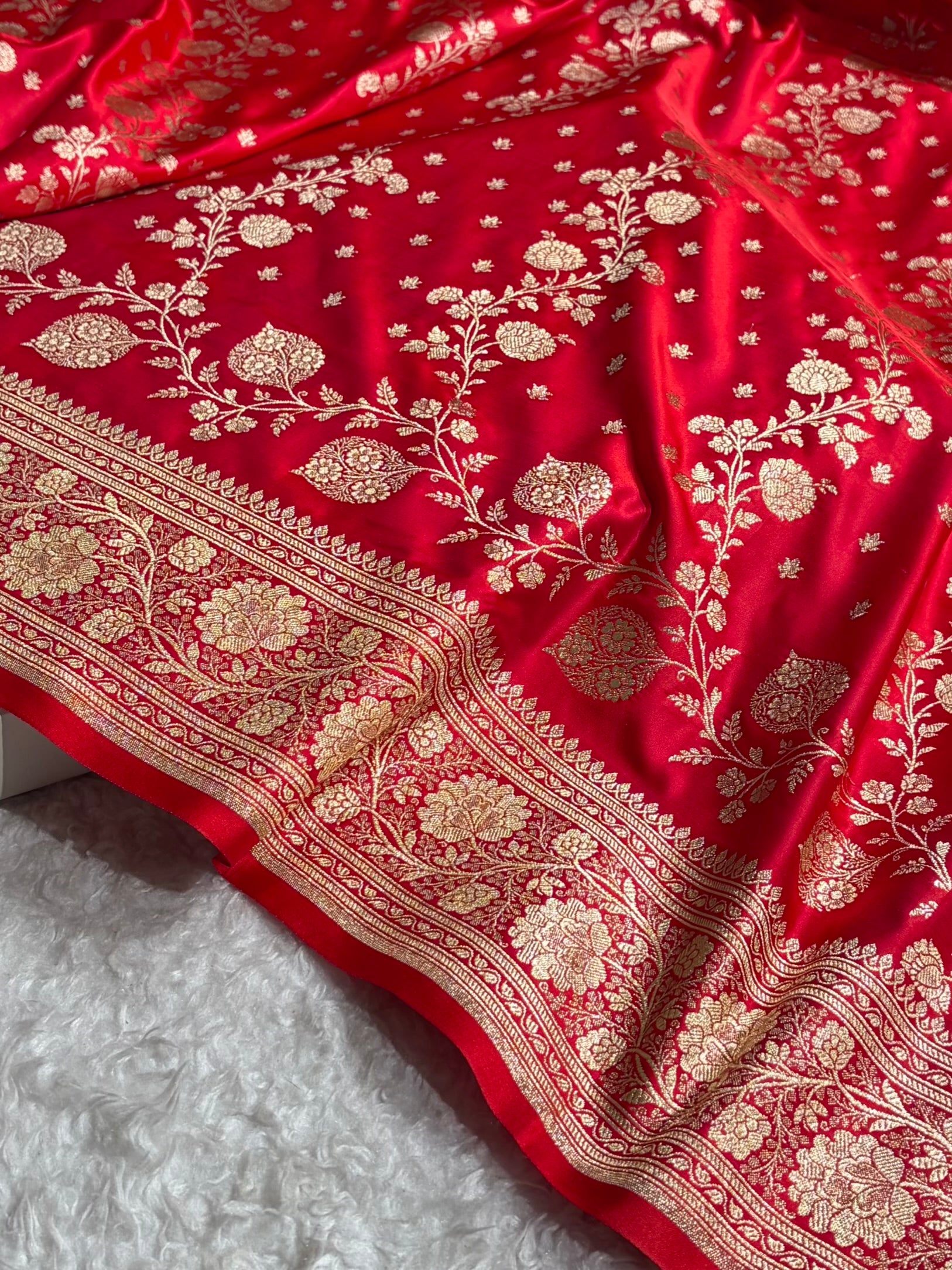 Banarasi Satin Katan Saree With Boota in Magnetic Red Shades SK114