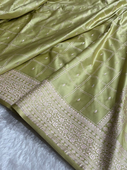 Pista Shades Banarasi With Floral Border Mashru Silk Saree MSM-124