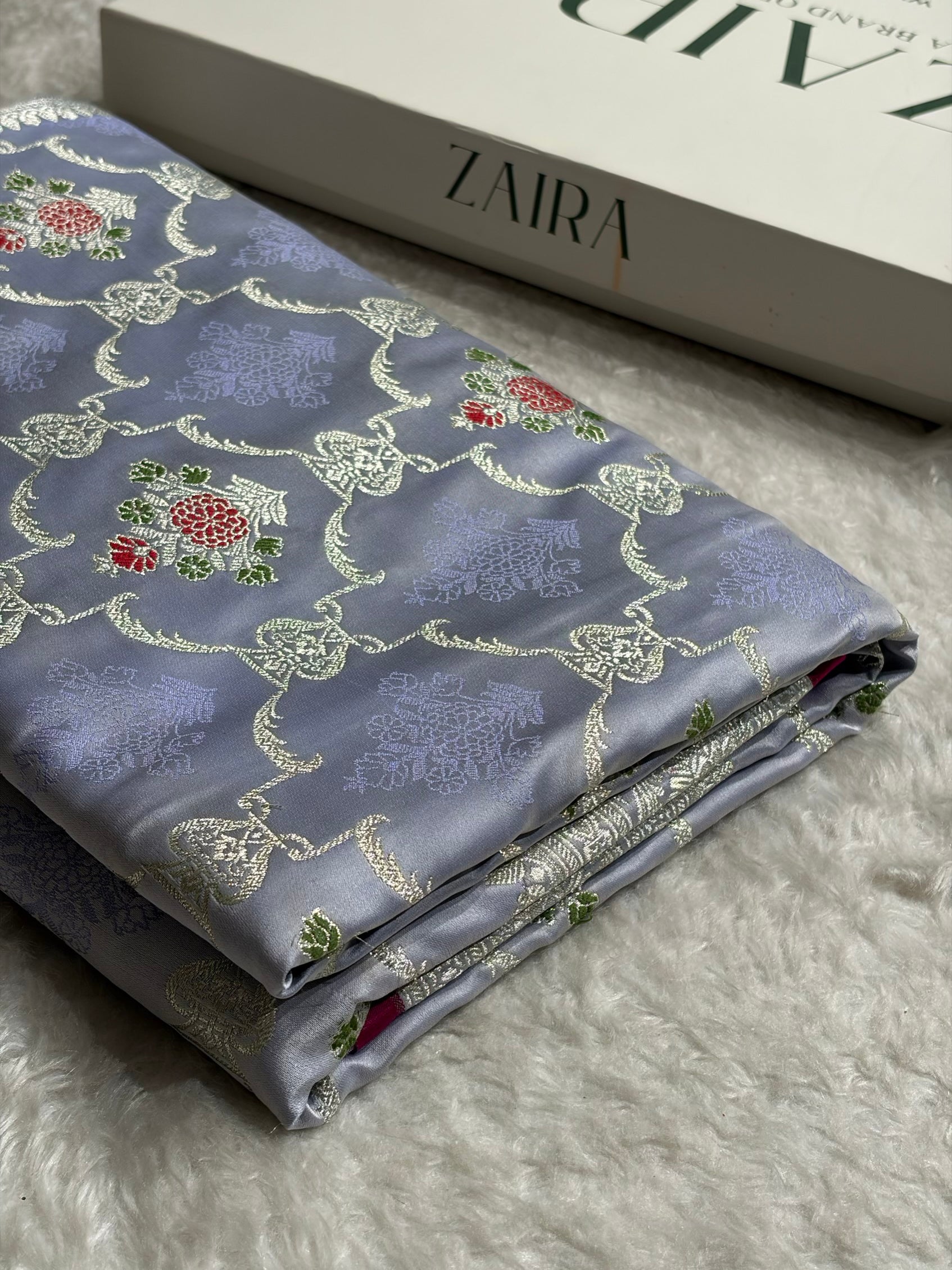 Powder Lavender Shade With Jaal Tonchoi Pattern Mashru Silk Saree