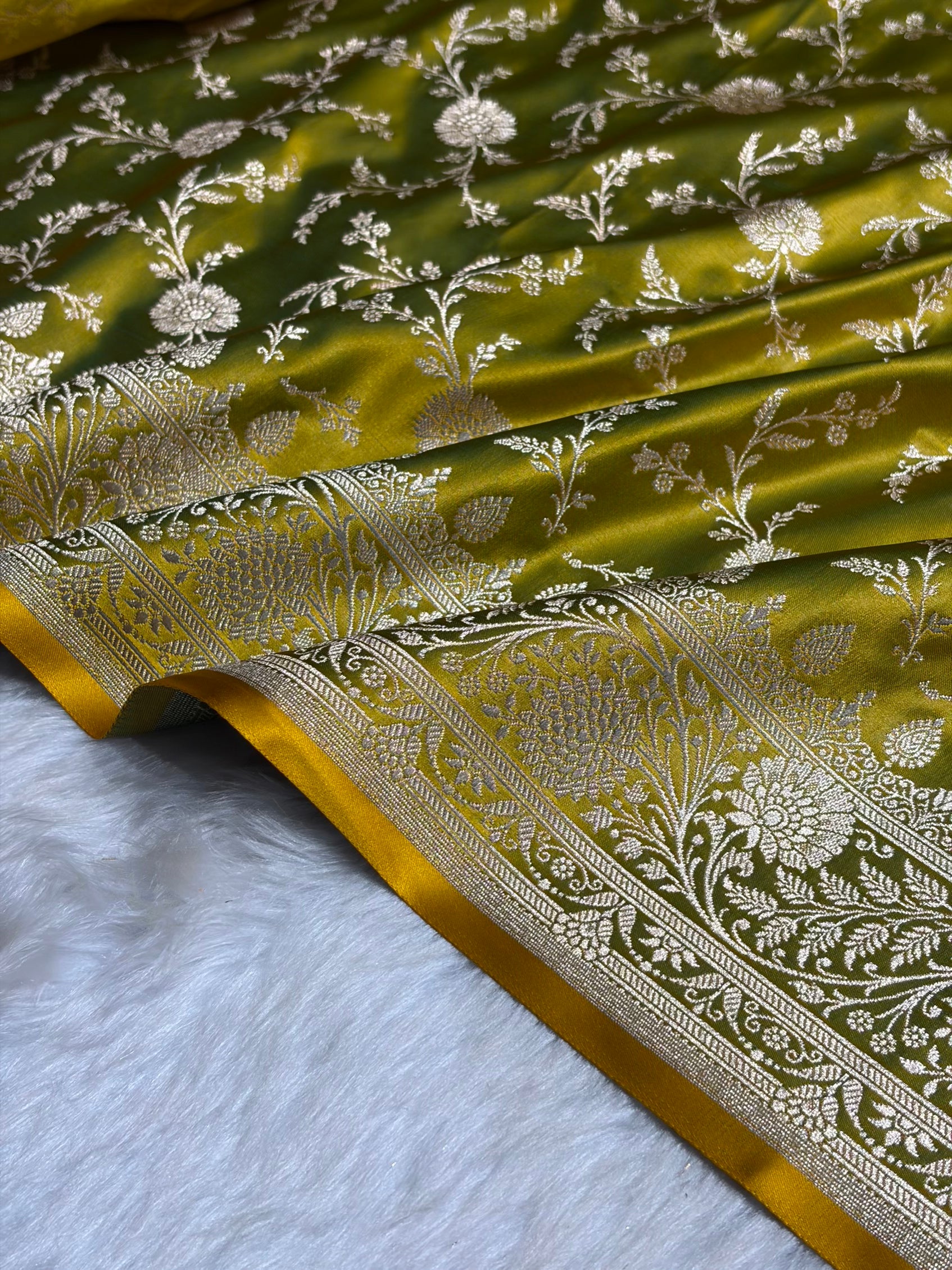 Liril Green Banarasi Jaal Katan Silk Saree SKM37