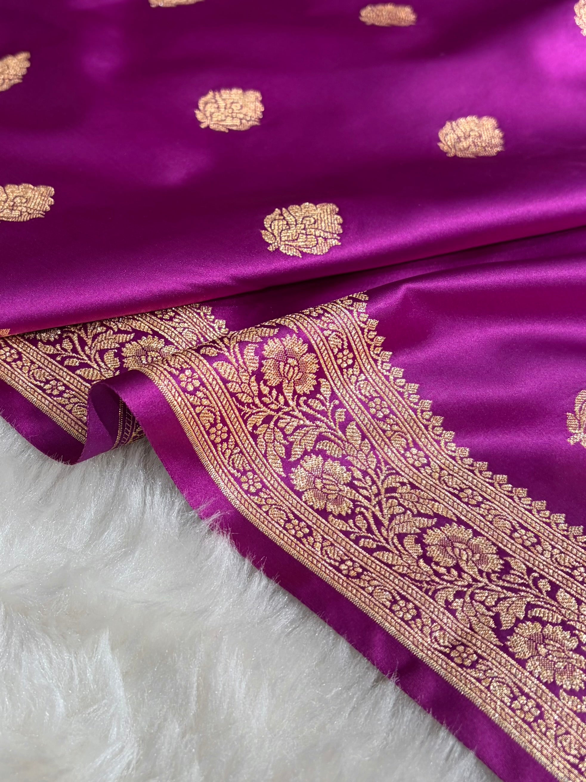 Dark Magenta Treditional Banarasi Booti Pattern Satin Katan Silk Saree SK65