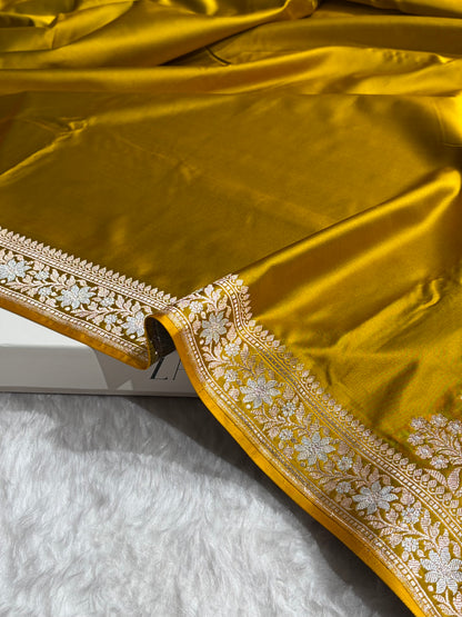 Mehndi Shades Plain Banarasi With Minakari Floral Border Mashru Silk Saree MSM-123