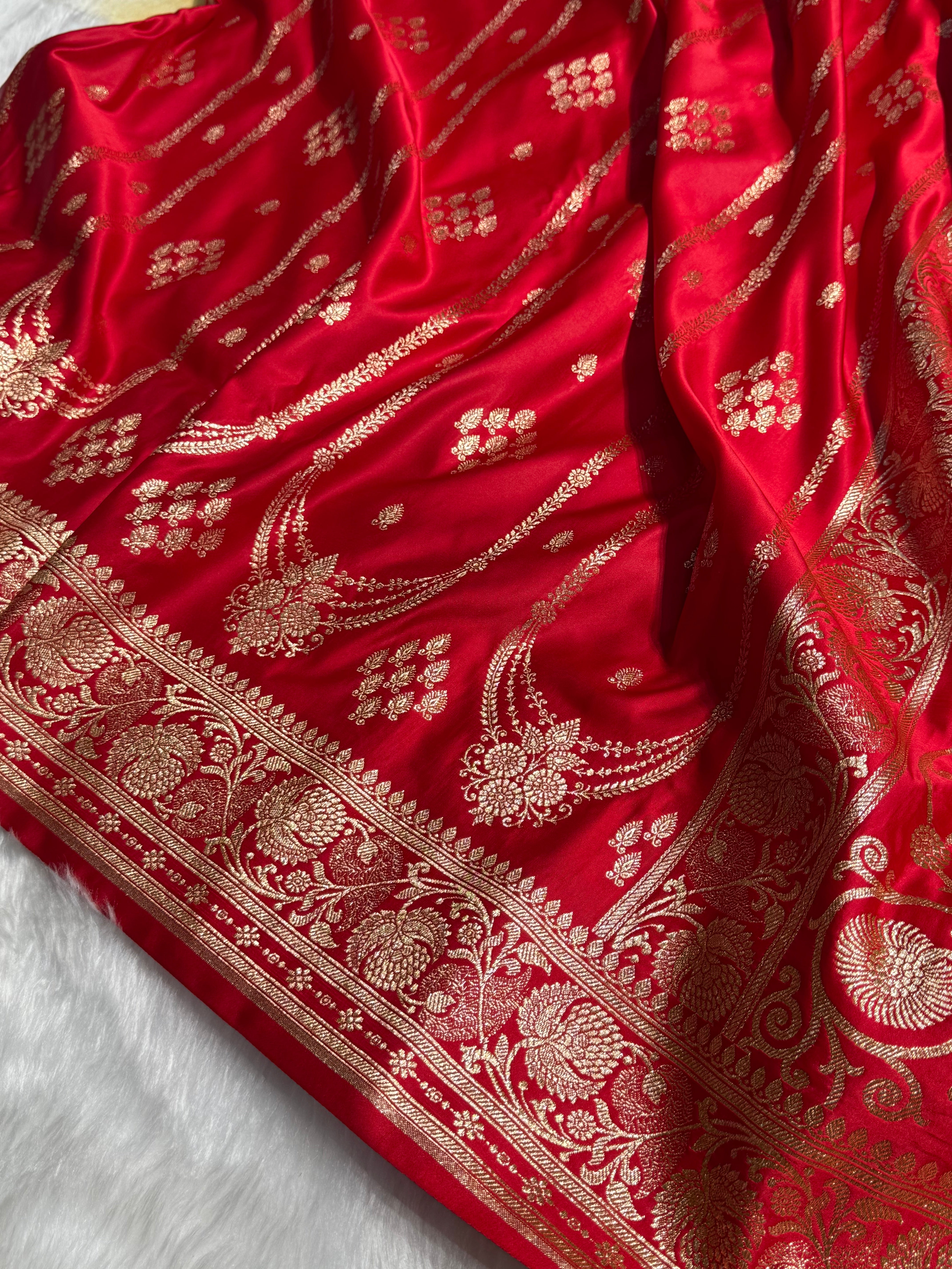Red Strip Floral Boota Pattern Satin Katan Silk saree SK39
