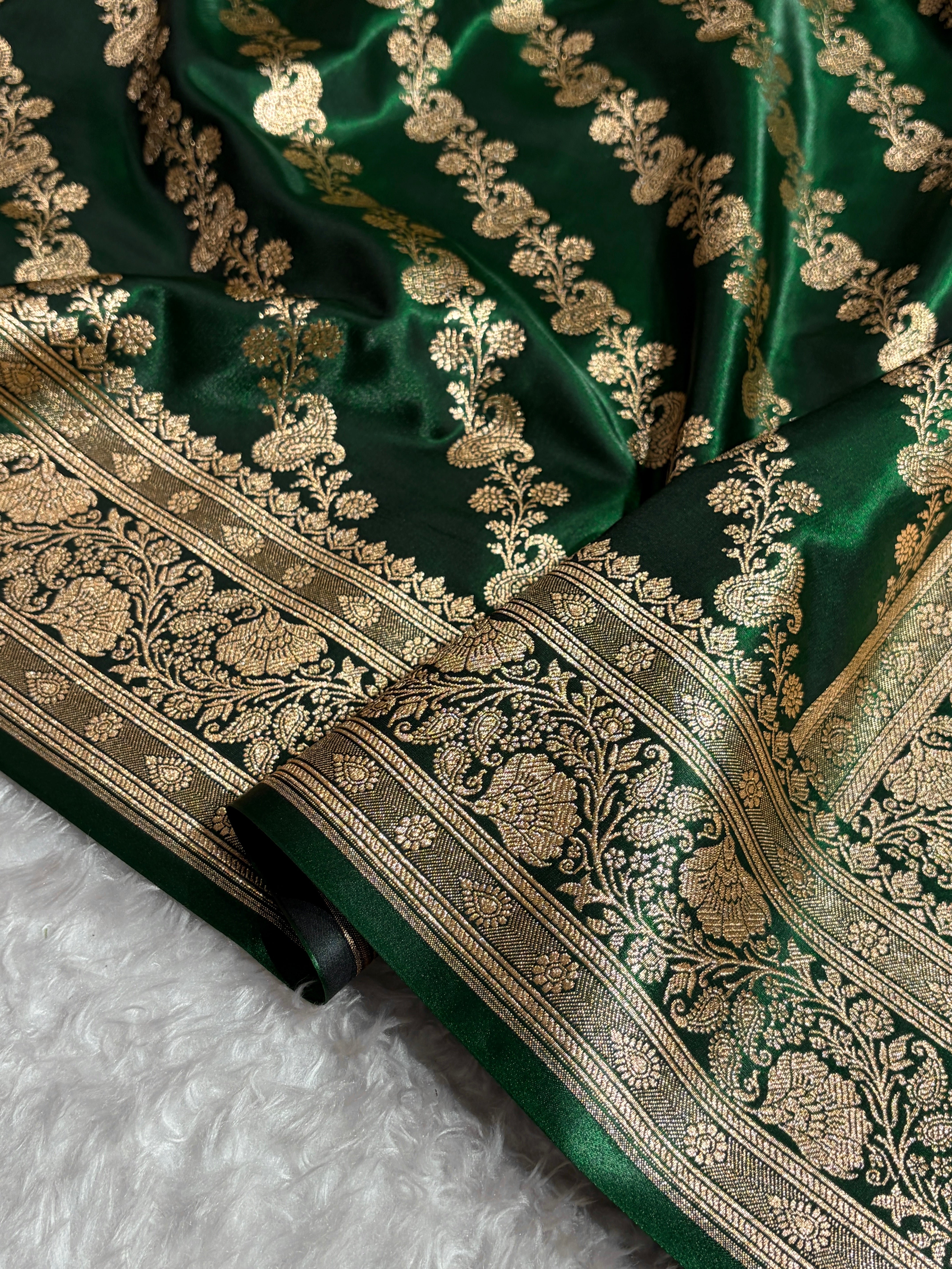 Banarasi Bottle Green Shades Cross Pattern Banarasi Satin Silk Saree SS51
