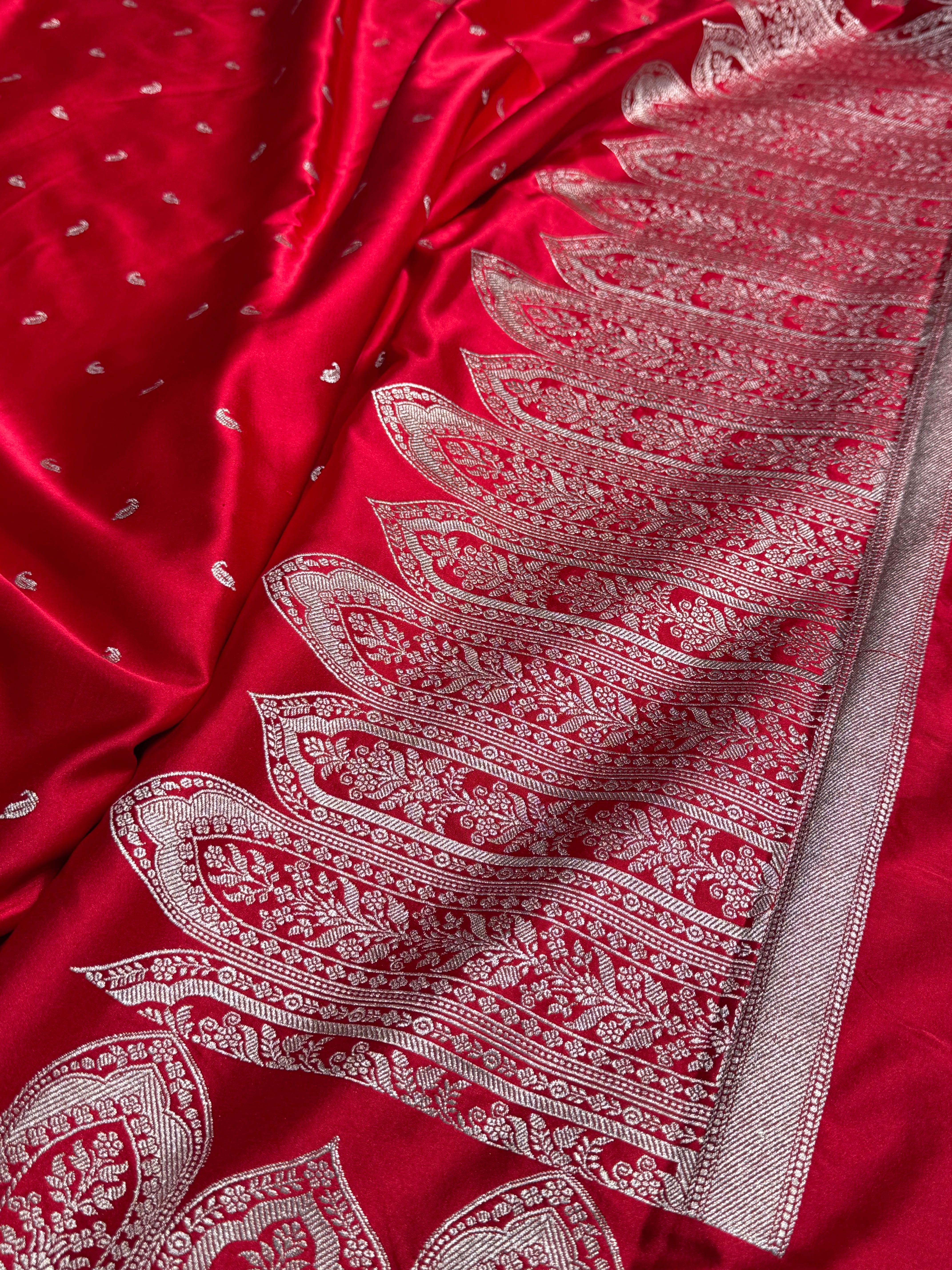 Skirt Border Red Mashru Silk Saree