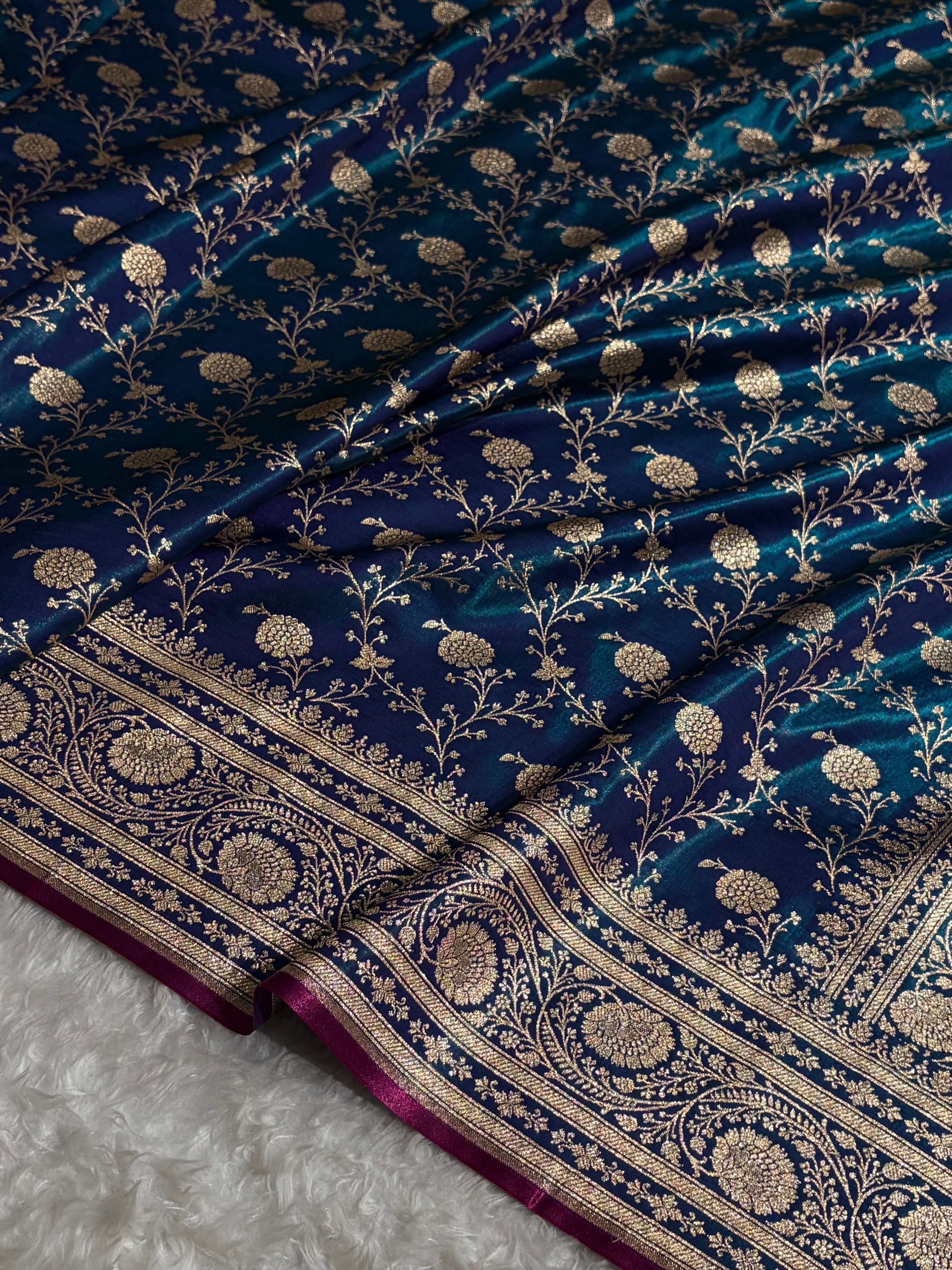 Peacock Shades Jaal Pattern Banarasi Satin Silk Saree SS55