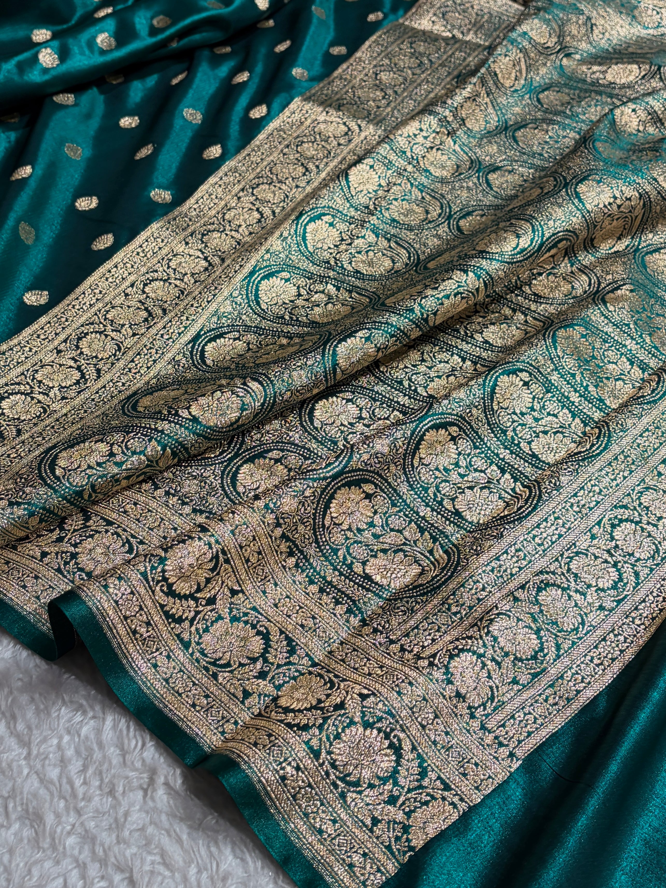 Dark Rama Shades Boota Pattern Banarasi Satin Silk Saree SS45