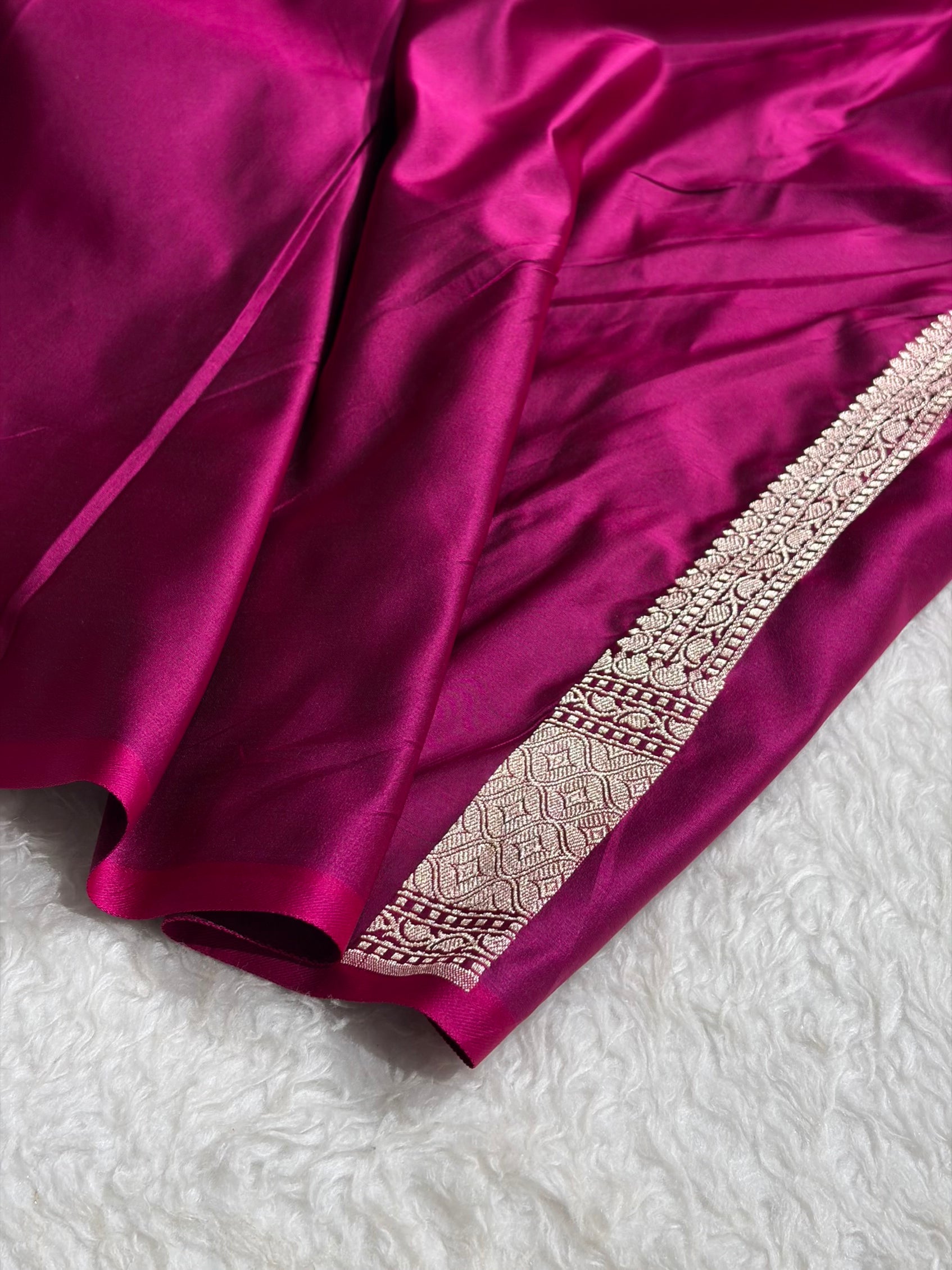 Wine Shades Banarasi Boota Pattern Floral Mashru Silk Saree