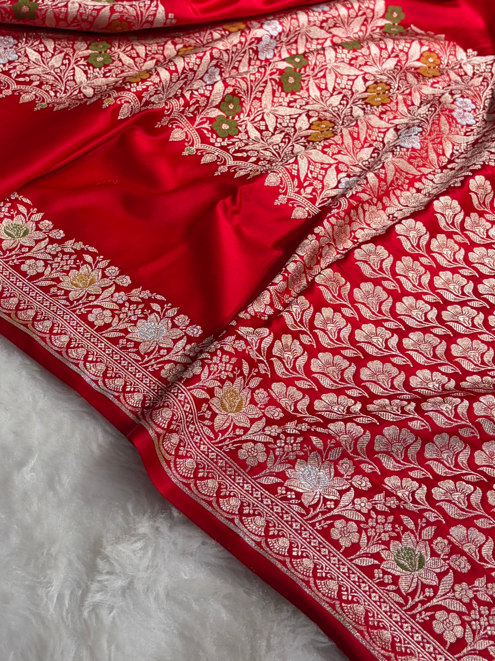 Red Shades Banarasi Minakari Boota Skirt Pattern Floral Mashru Silk Saree MSM-116