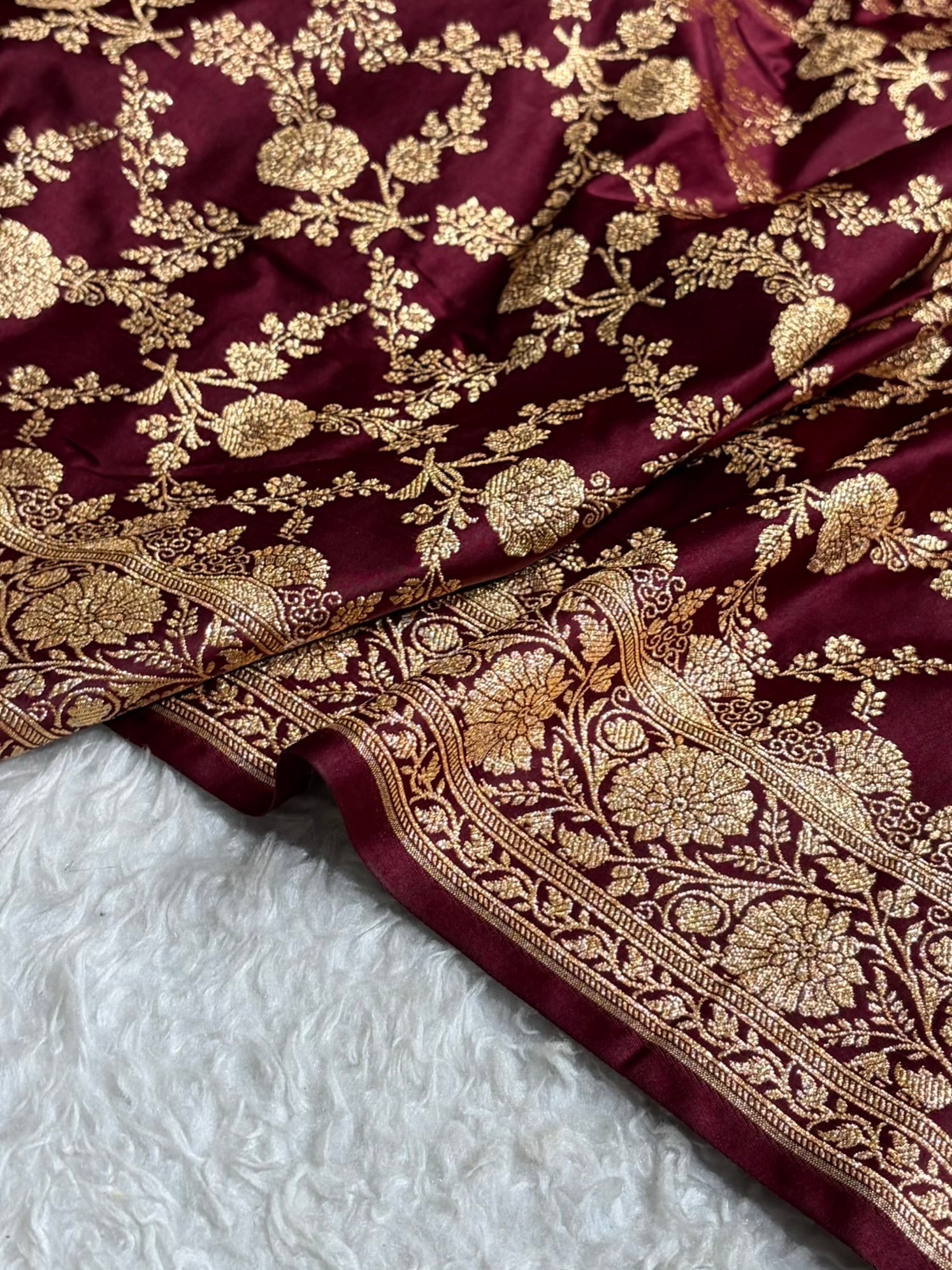 Banarasi Chocolate Shades Jaal Floral Pattern Satin Katan Silk Saree SK80