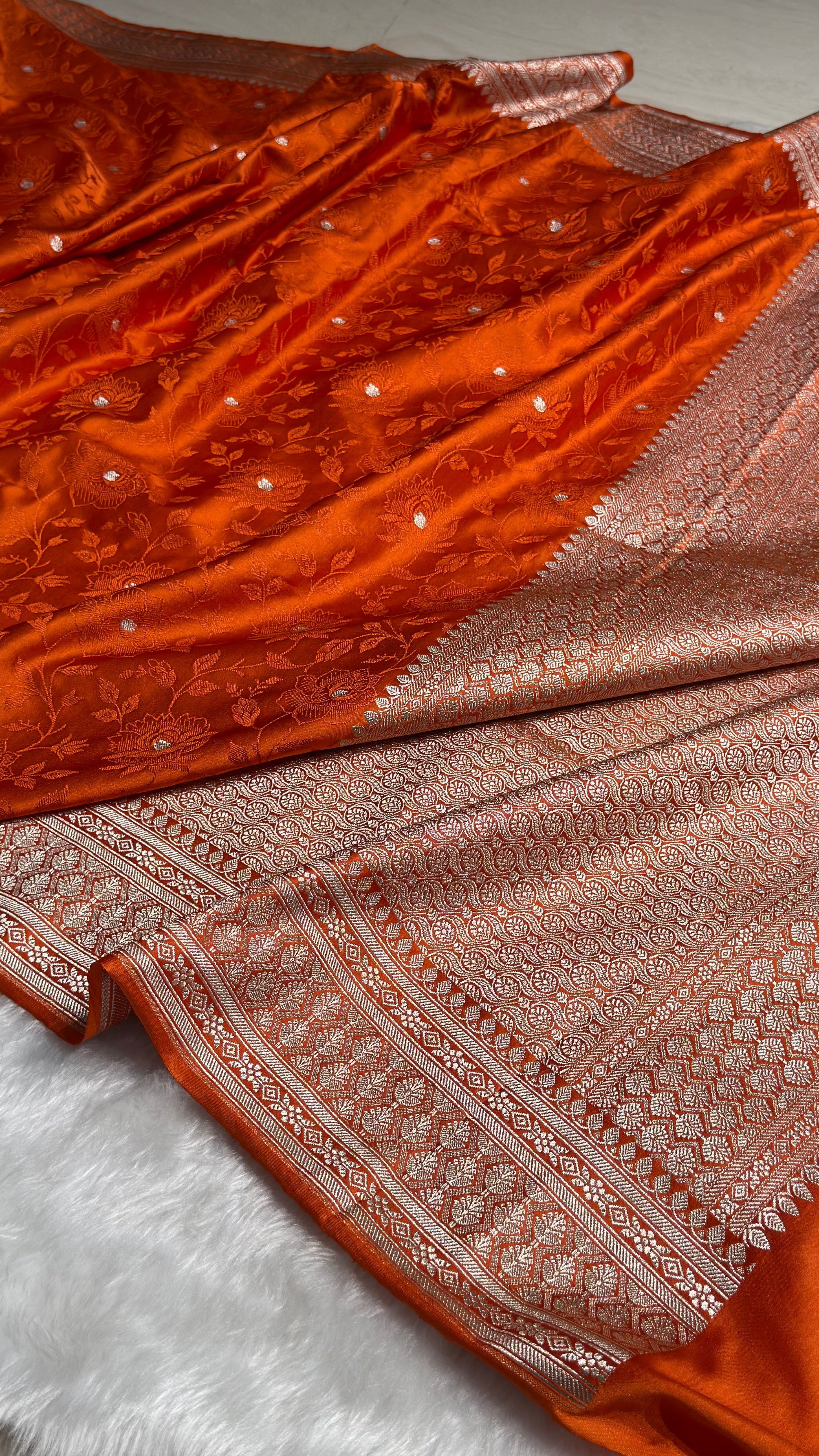 Banarasi Tanchoi Rust Orange Shades Floral Booti Mashru Silk Saree